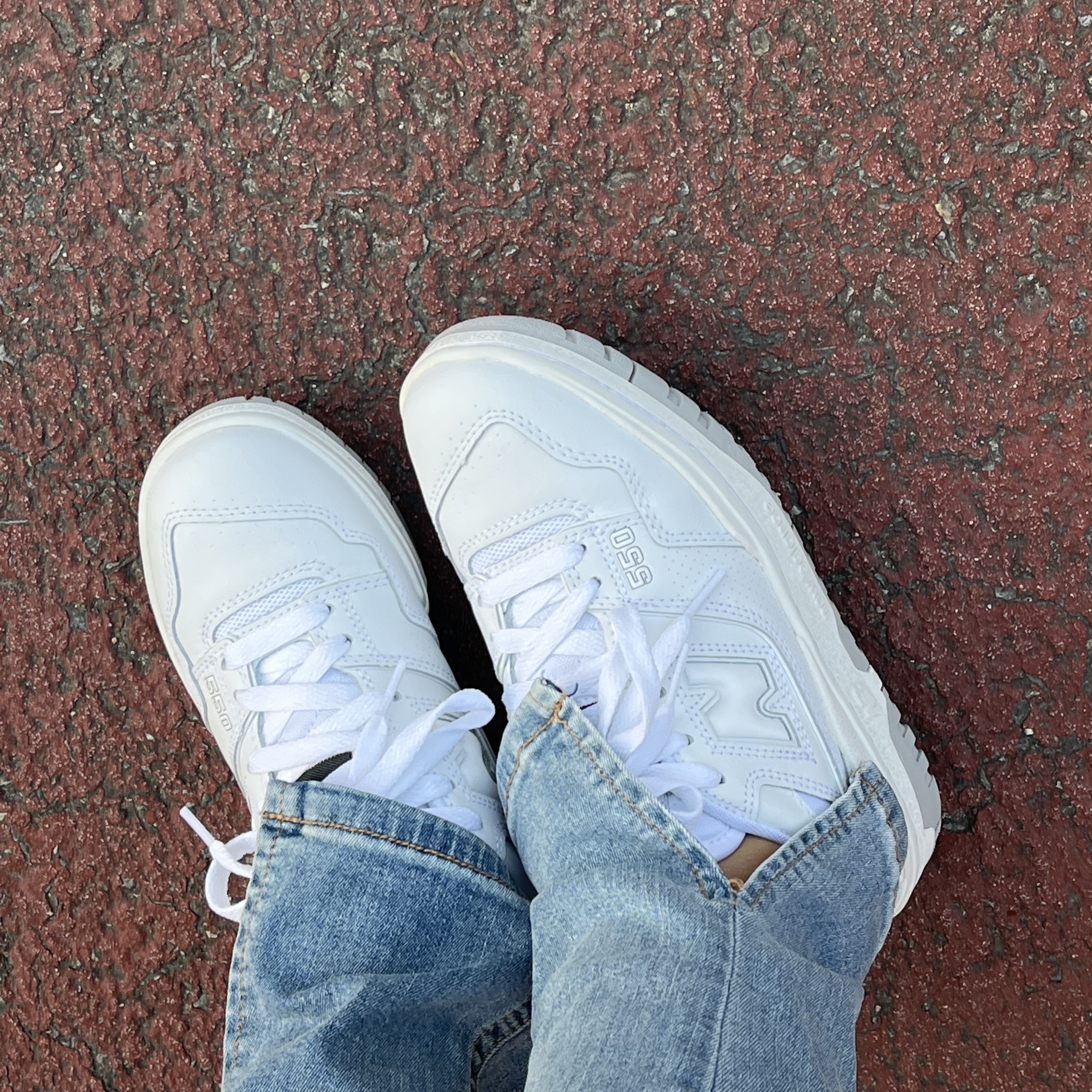 New Balance 550 White - 2E Wide 착용 스타일 - 1