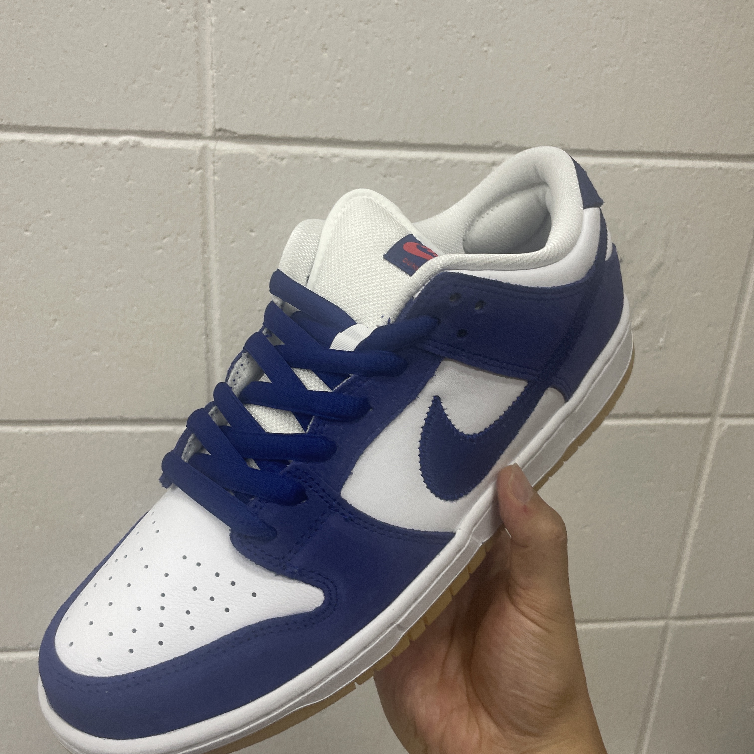 Nike SB Dunk Low Pro Premium Deep Royal Blue 착용 스타일 - 1