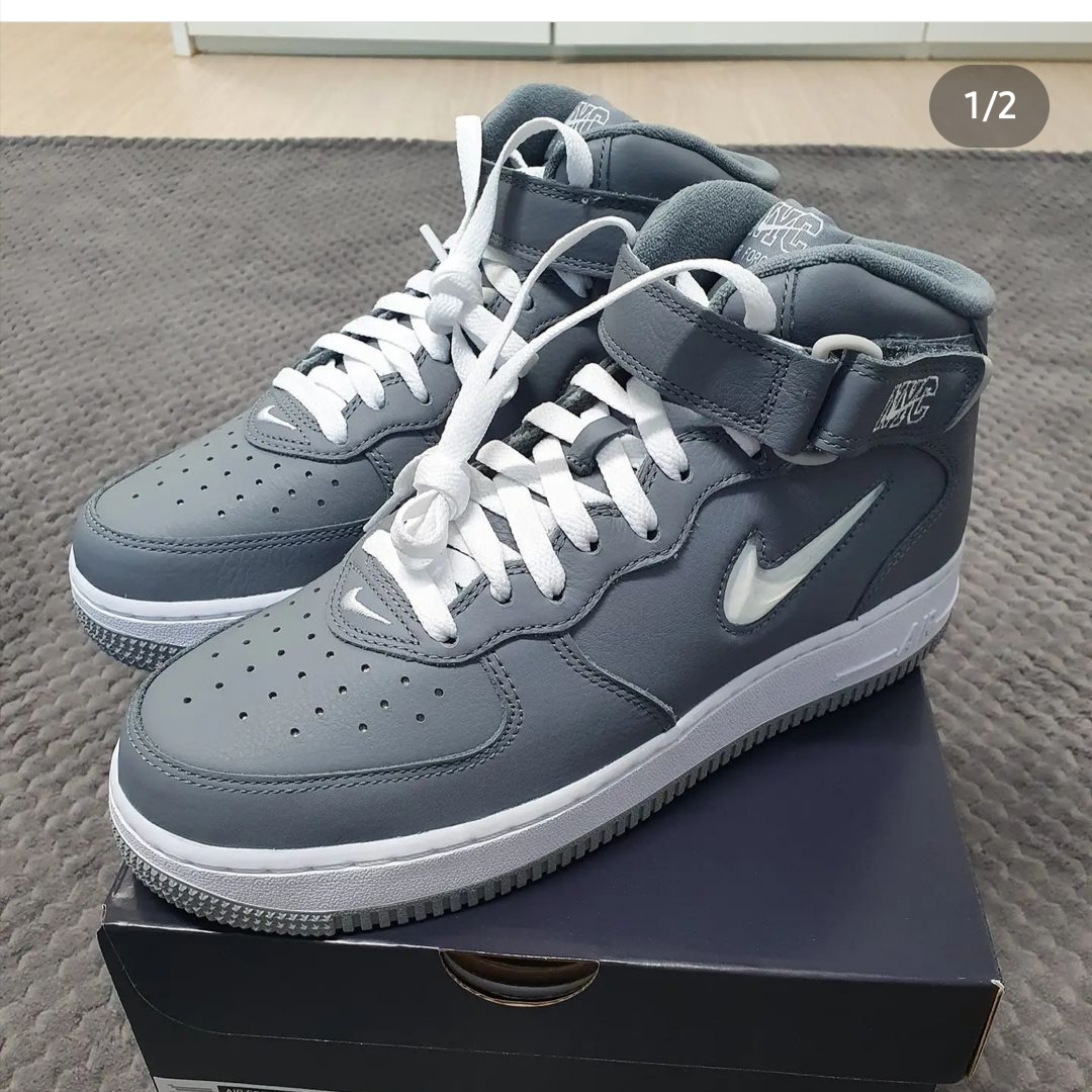 Nike Air Force 1 Mid QS NYC Cool Grey 착용 스타일