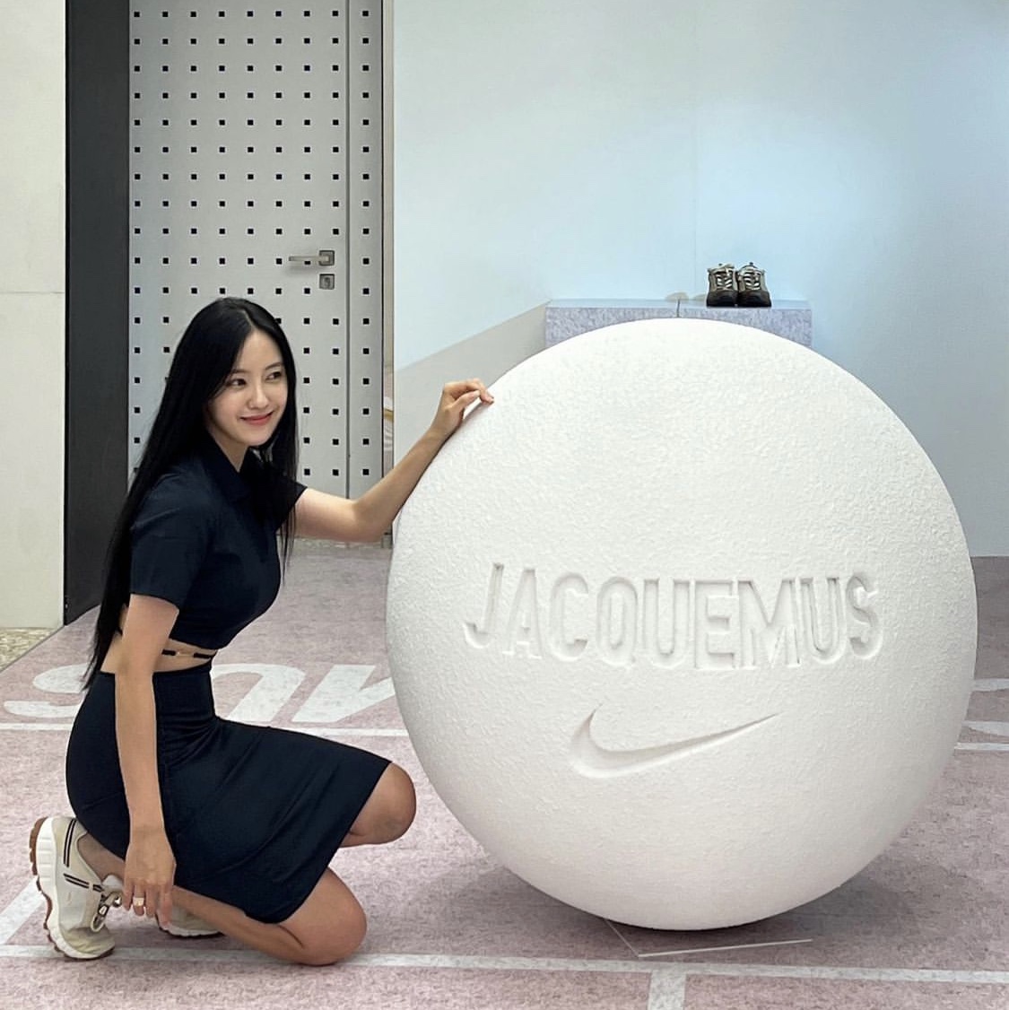 (W) Nike x Jacquemus NRG Short Sleeve Polo Dress Dark Obsidian - Asia 착용 스타일