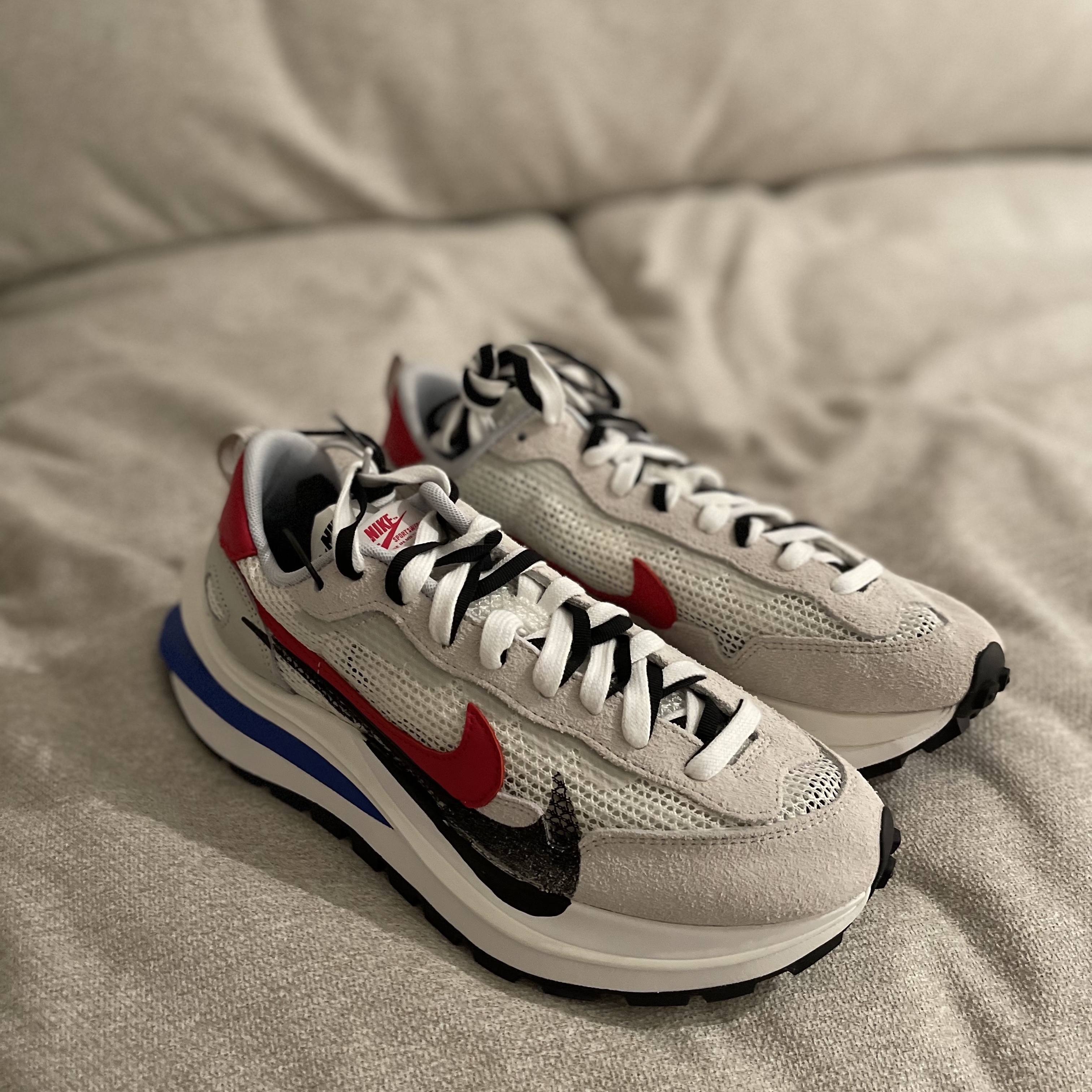 Nike x Sacai VaporWaffle Royal Fuchsia 착용 스타일
