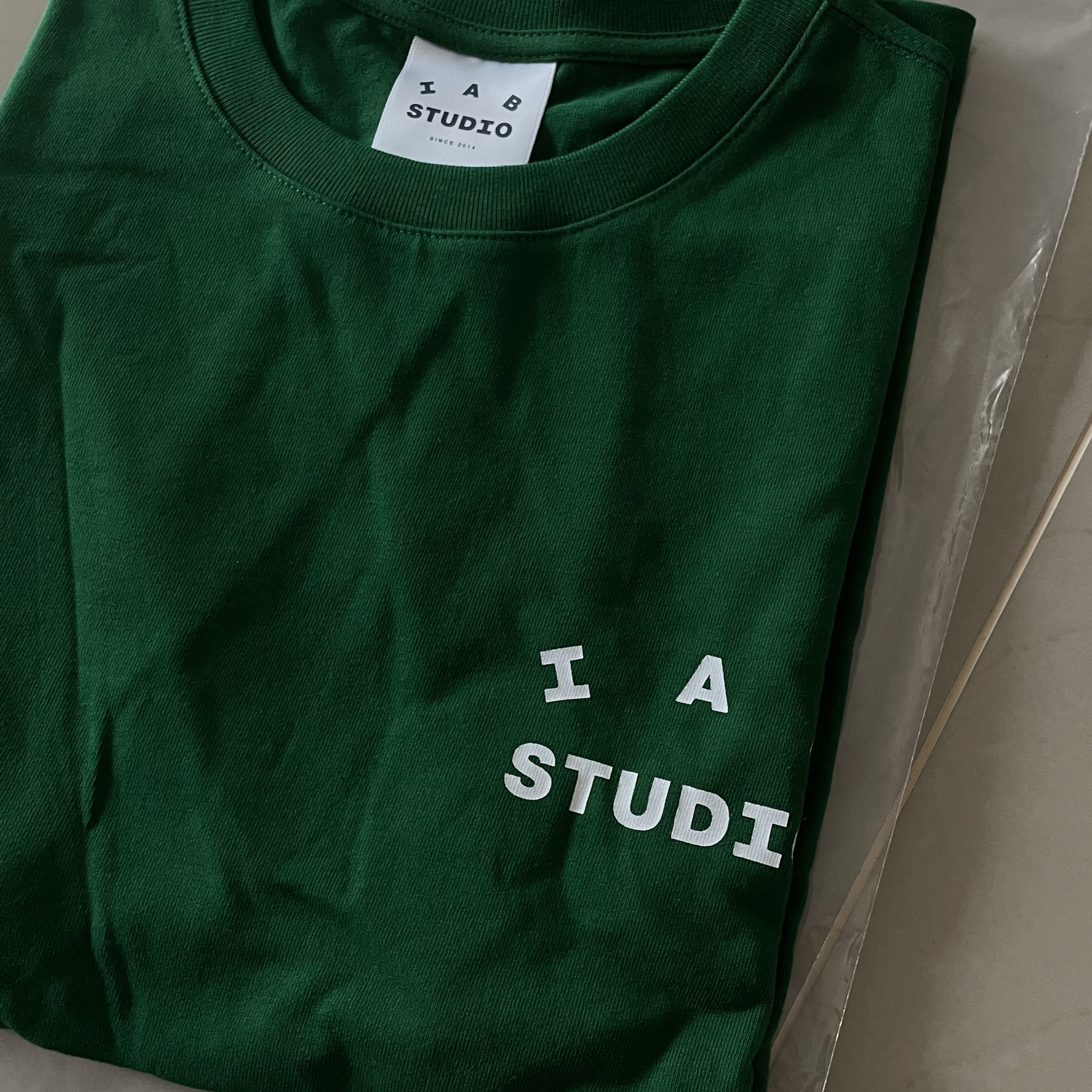IAB Studio T-Shirt Green - 22FW 착용 스타일