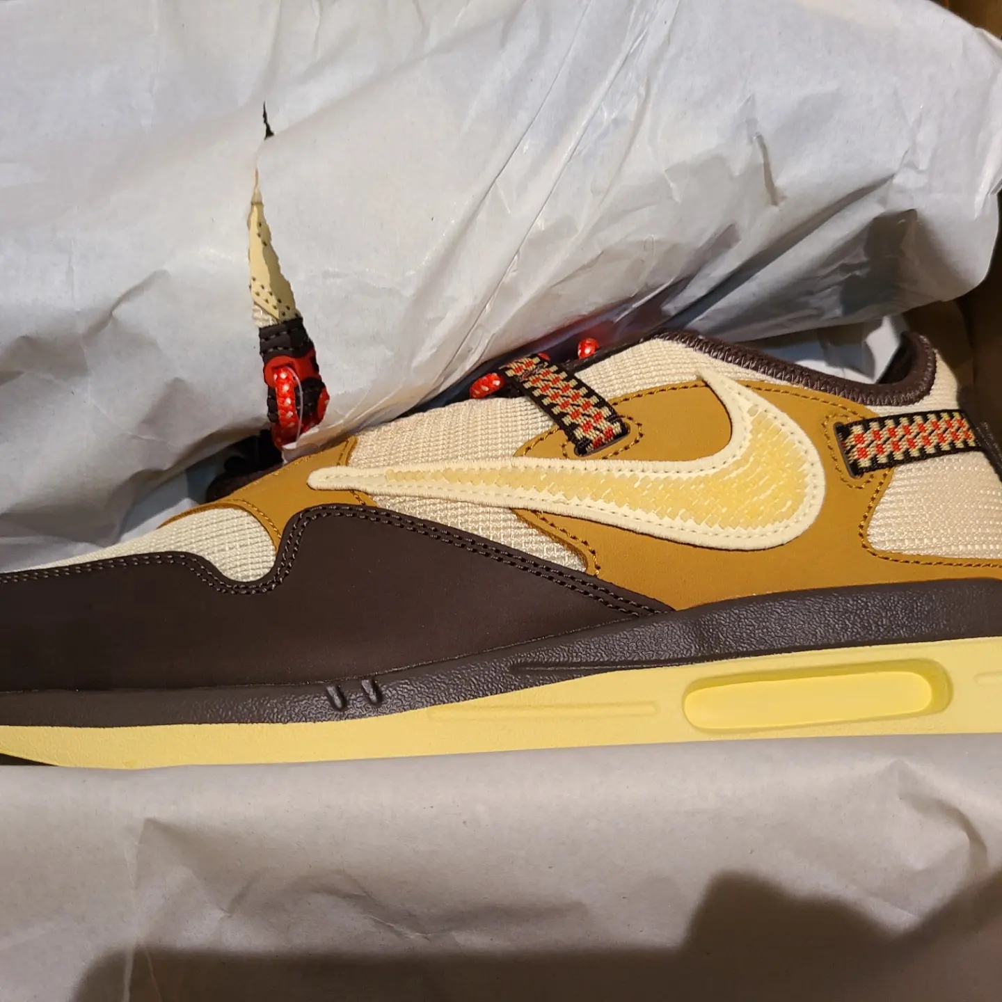 Nike x Travis Scott Air Max 1 Cact.us Brown 착용 스타일 - 1