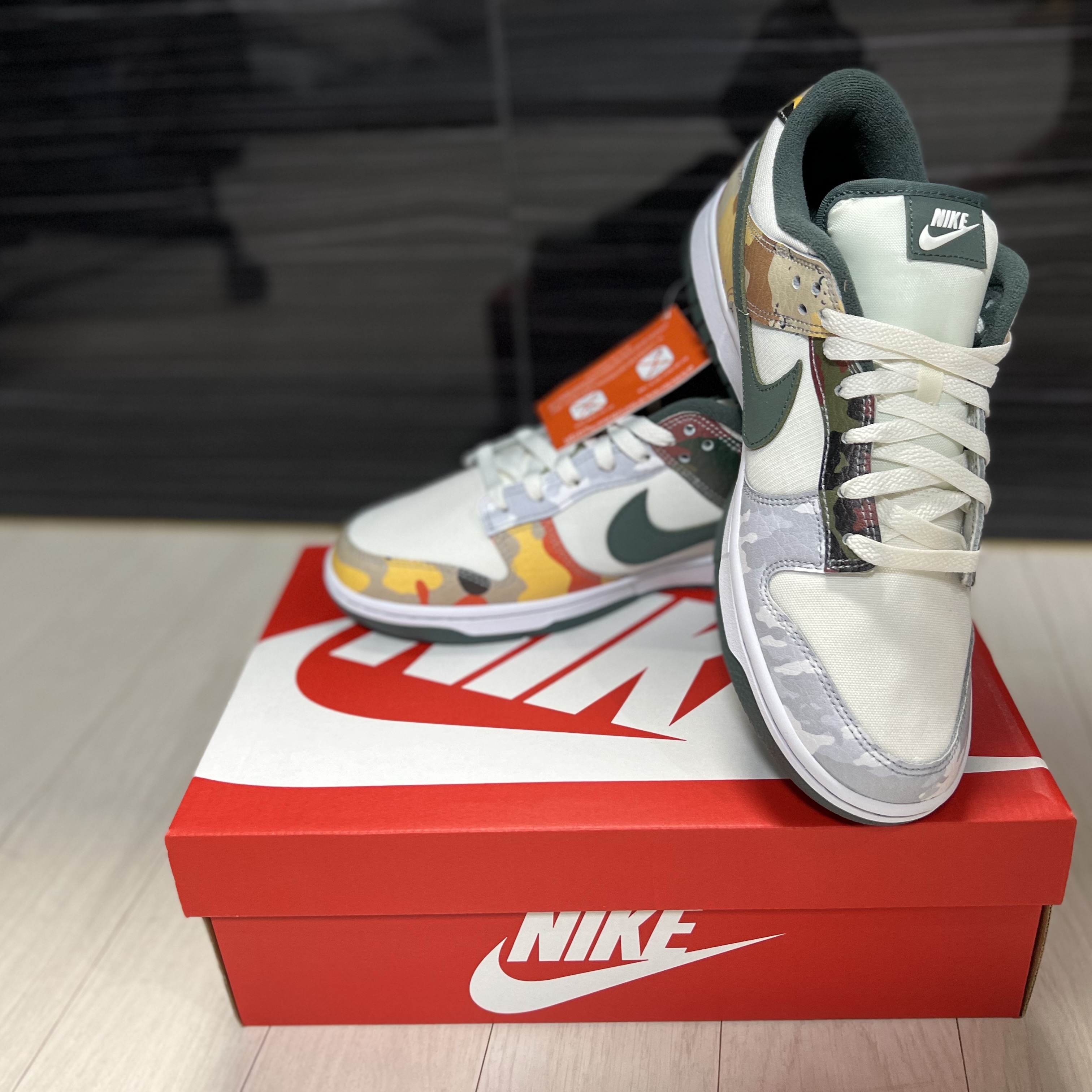 Adidas Yeezy 700 V3 Mono Safflower, Nike Dunk High Retro Championship White 착용 스타일 - 5
