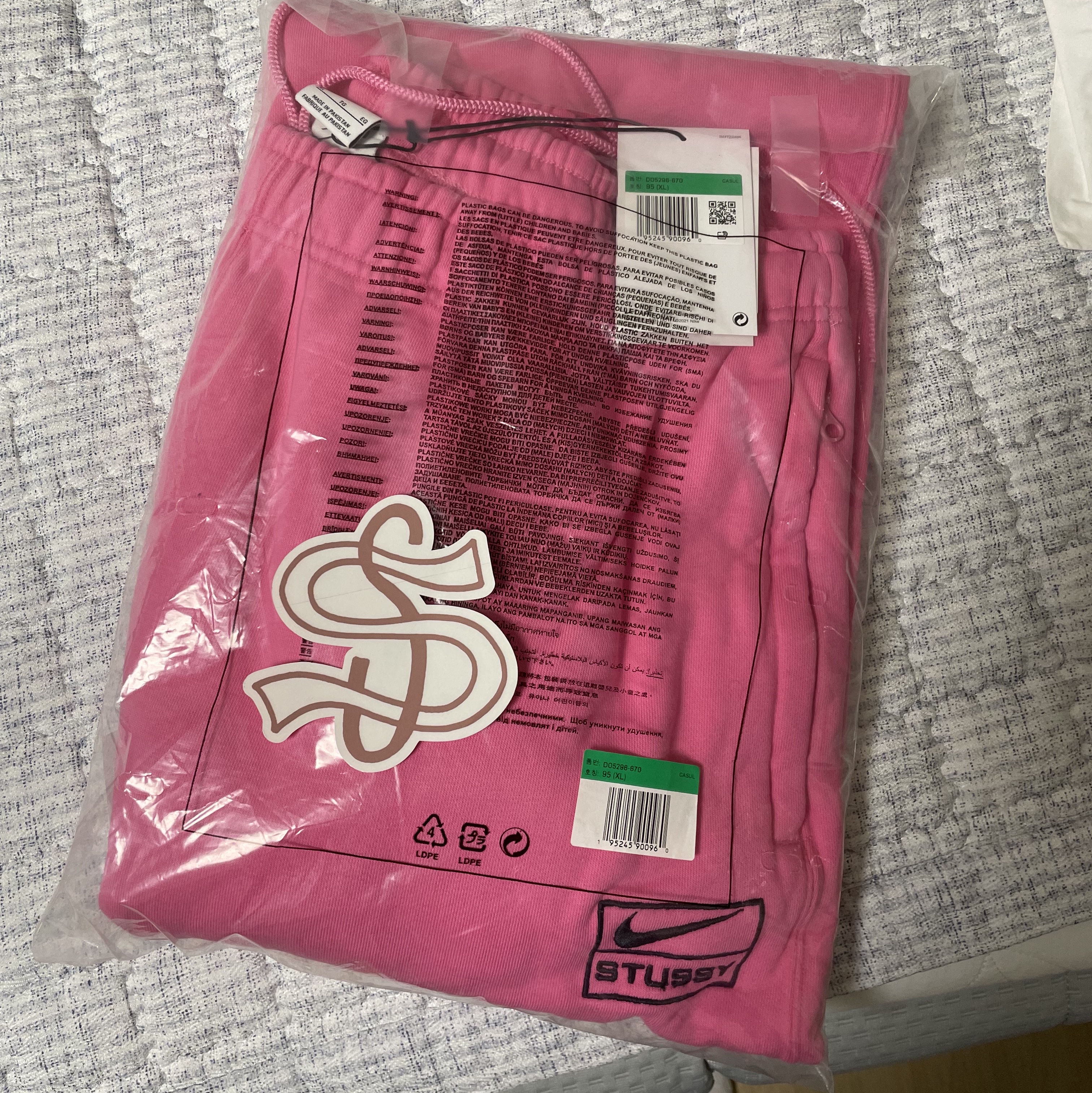 Nike x Stussy NRG Washed Fleece Pants Lotus PInk (DO5296-670) 착용 스타일