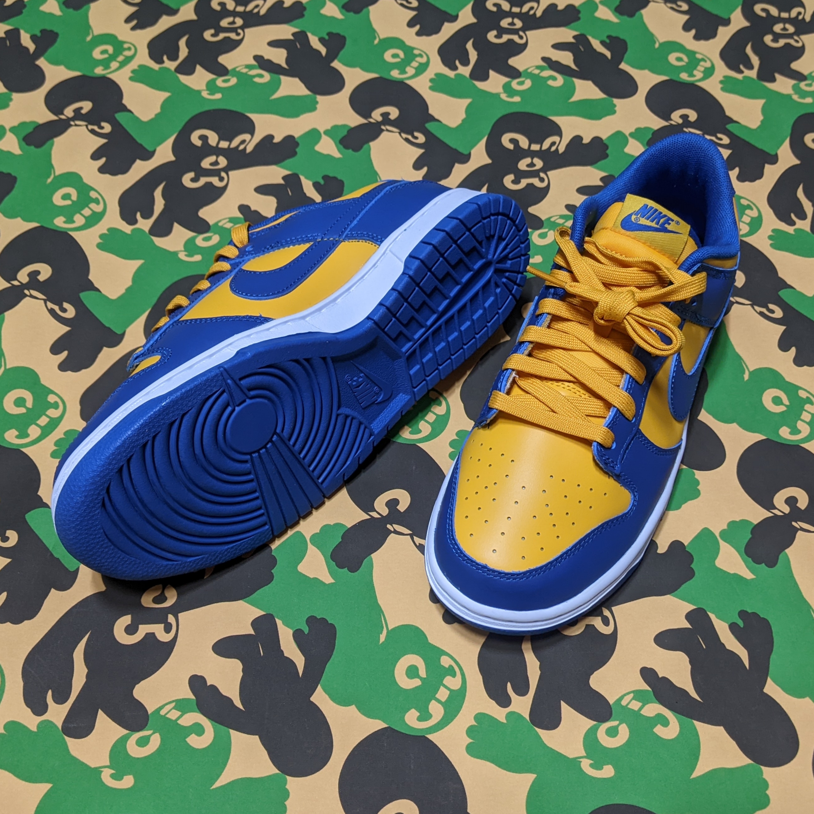 Nike Dunk Low Retro Blue Jay and University Gold 착용 스타일 - 1