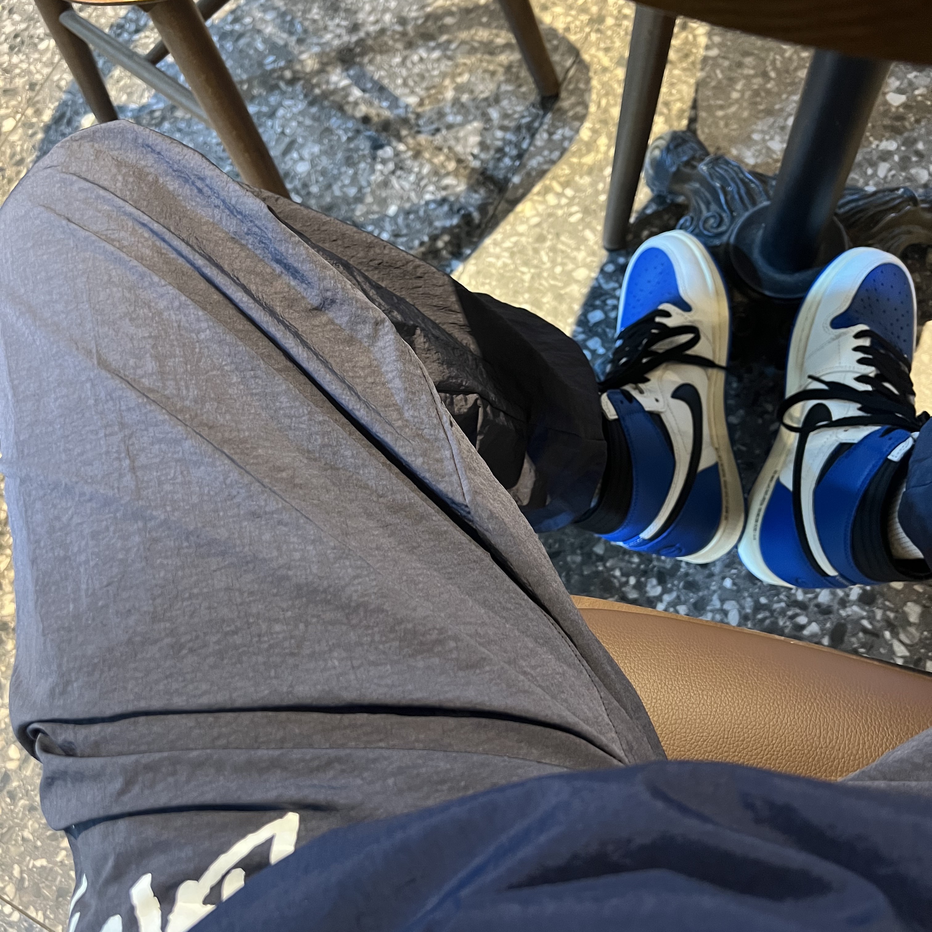 Jordan 1 x Travis Scott x Fragment Retro High OG SP Military Blue, Nike x Stussy Beach Pants Off Noir 착용 스타일 - 2