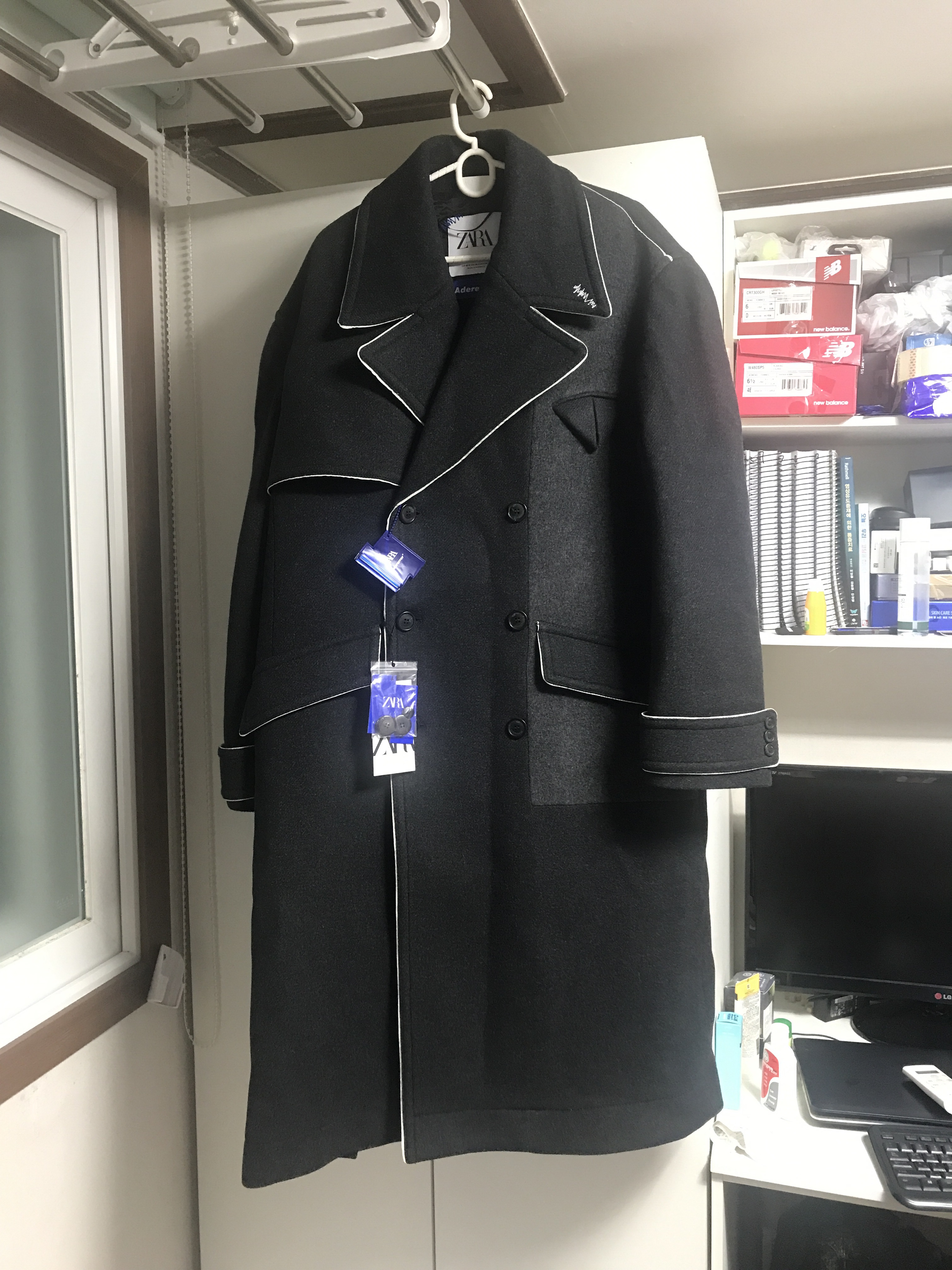 Zara x Ader Error Oversized Wool Coat Grey 착용 스타일 - 2