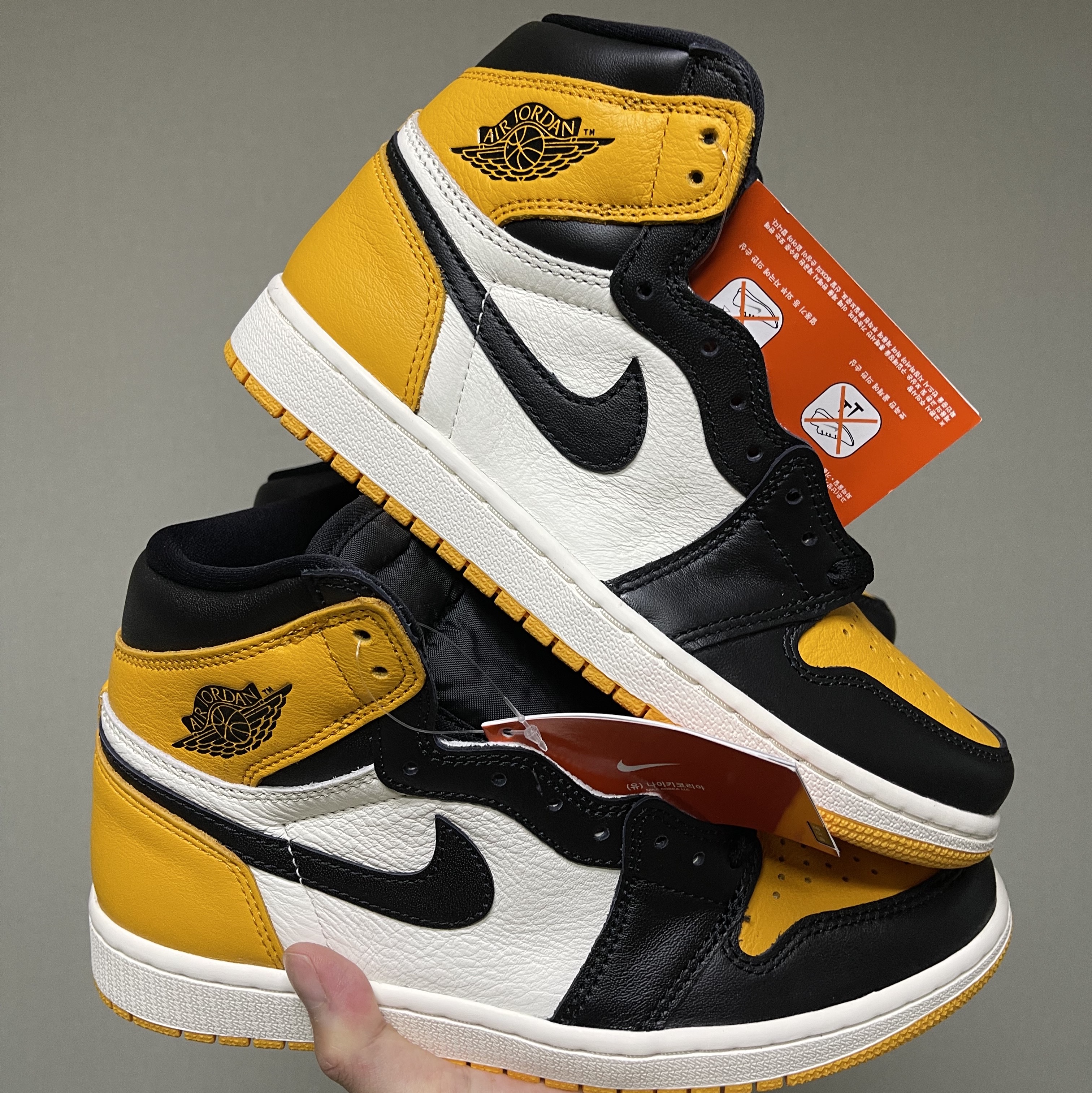 Jordan 1 Retro High OG Taxi 착용 스타일 - 1