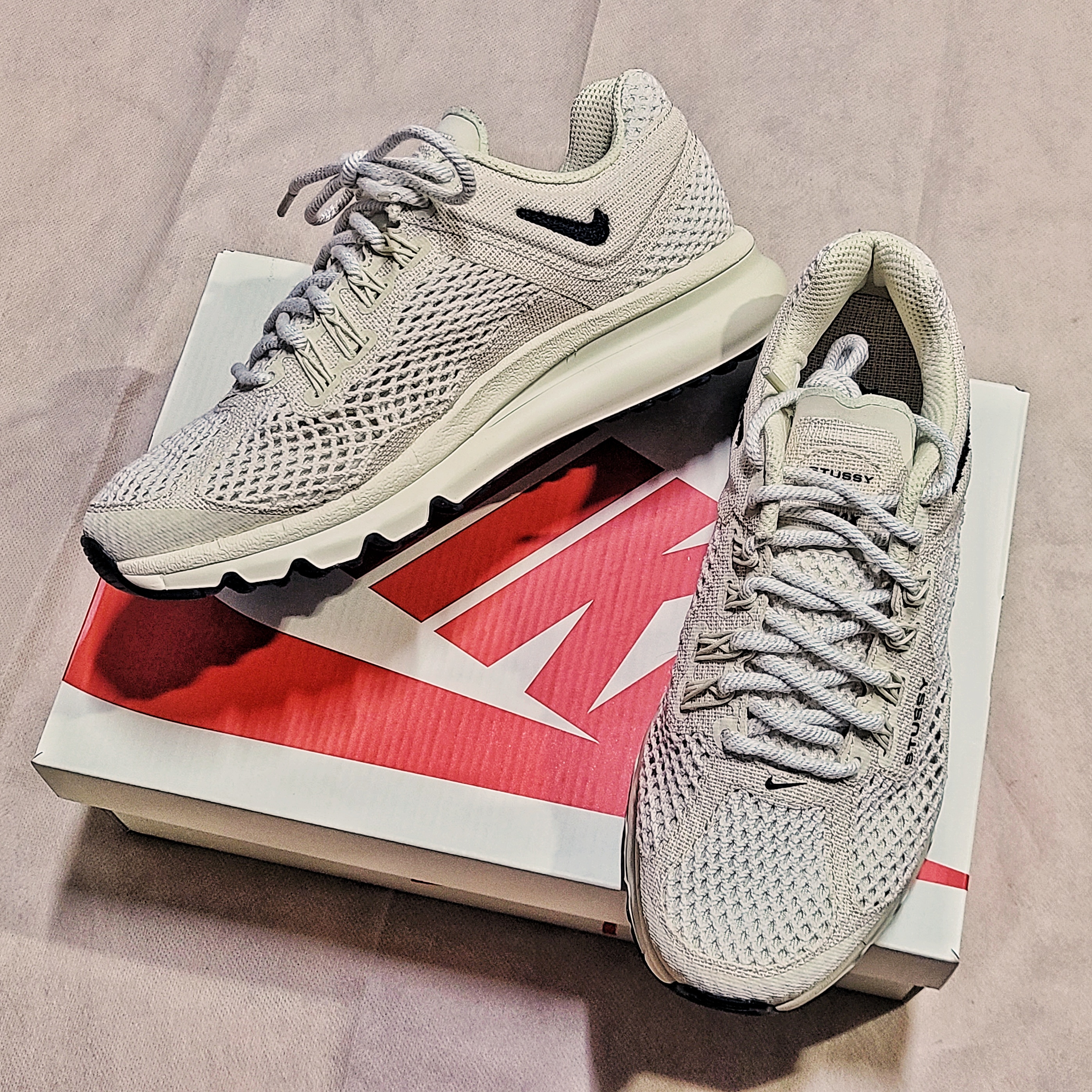 Nike x Stussy Air Max 2013 Fossil 착용 스타일