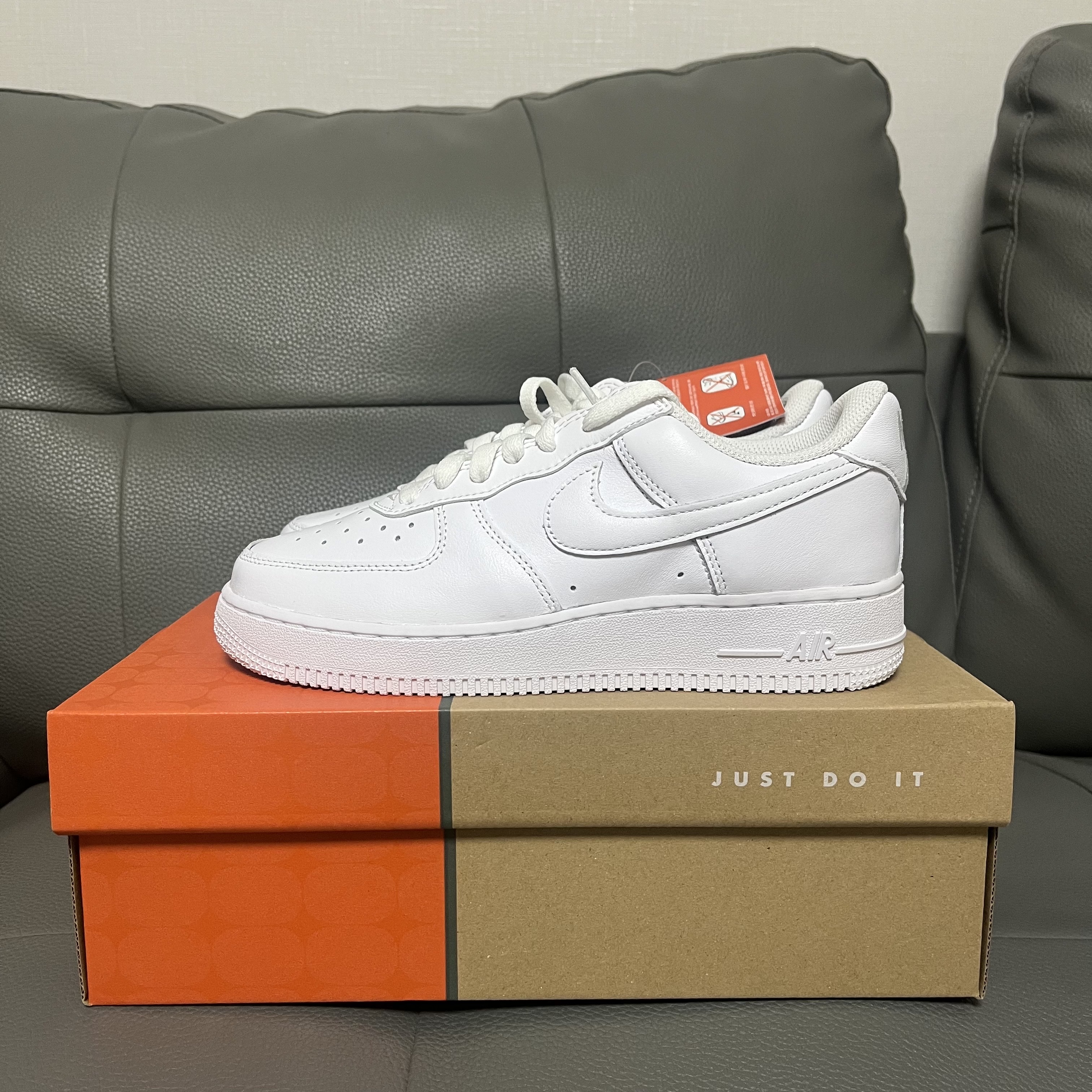 Nike Air Force 1 Low Retro Color of the Month White 착용 스타일 - 3