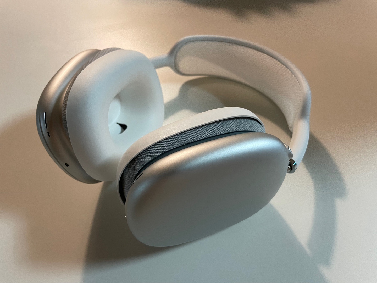 Apple AirPods Max Lightning Silver (Korean Ver.) 착용 스타일 - 4