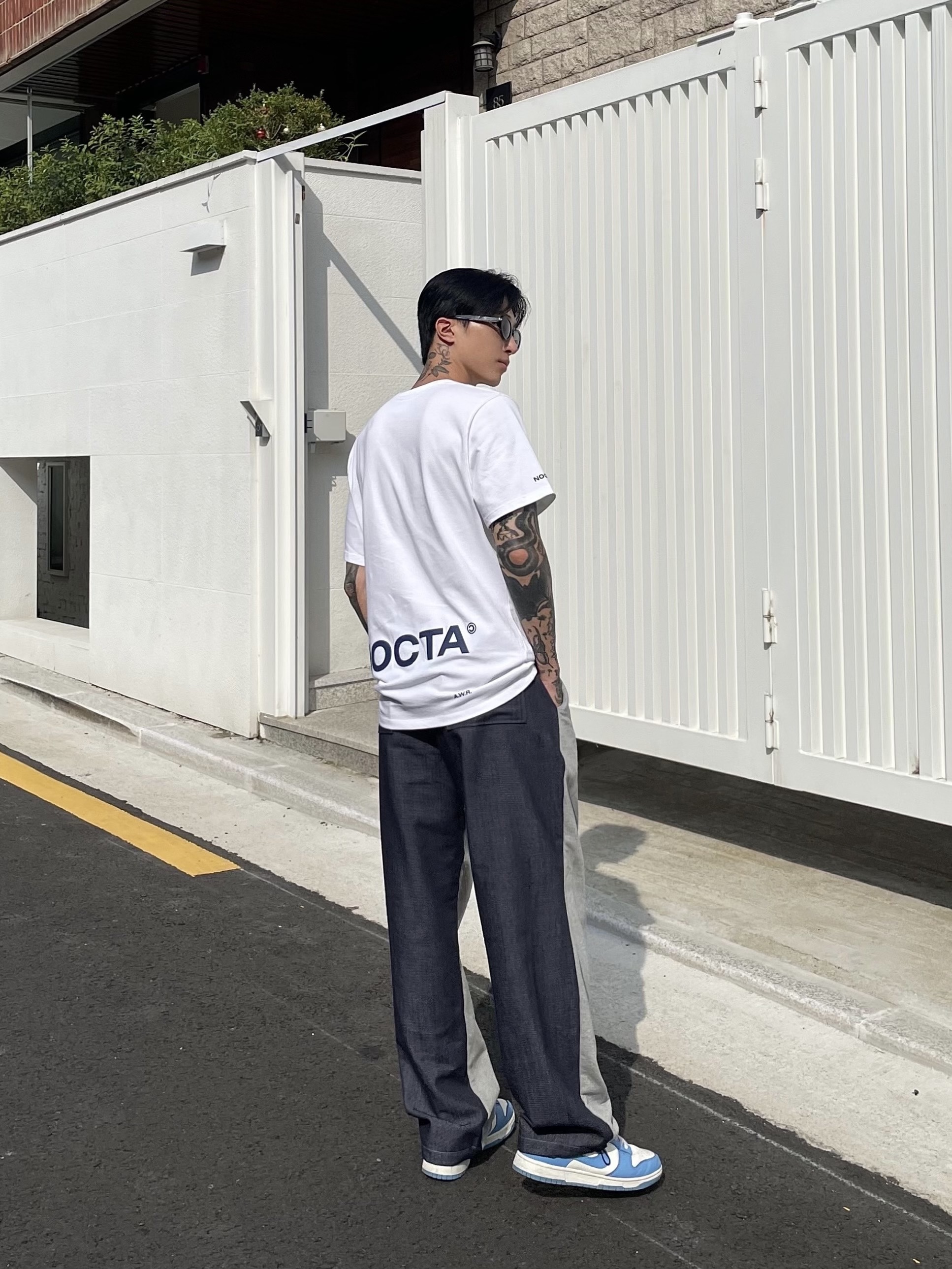 Nike x Drake Nocta Cardinal Stock Essential T-Shirt White - Asia, Nike Dunk Low Retro University Blue 착용 스타일