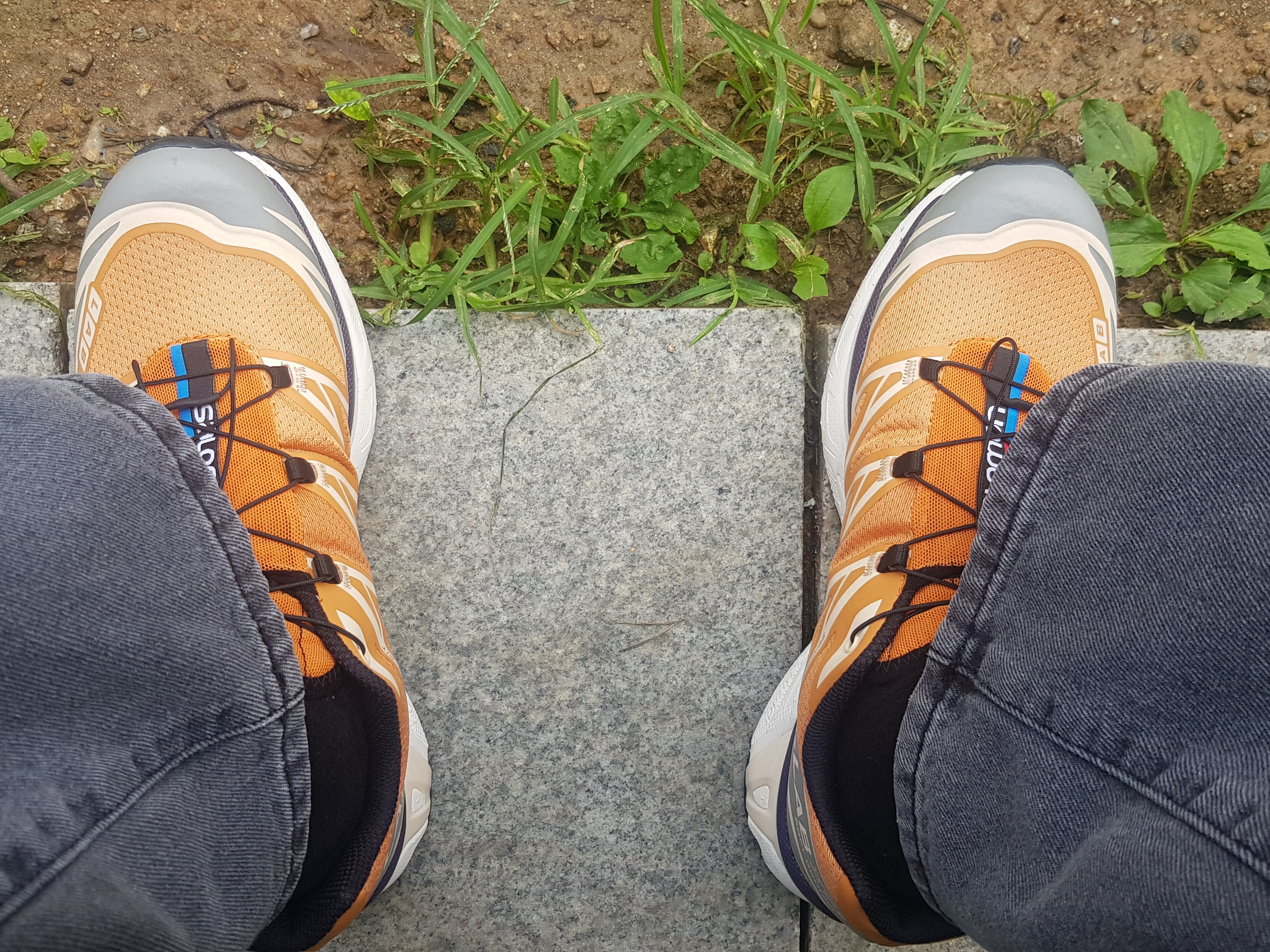 Salomon XT-6 Apricot Buff 착용 스타일
