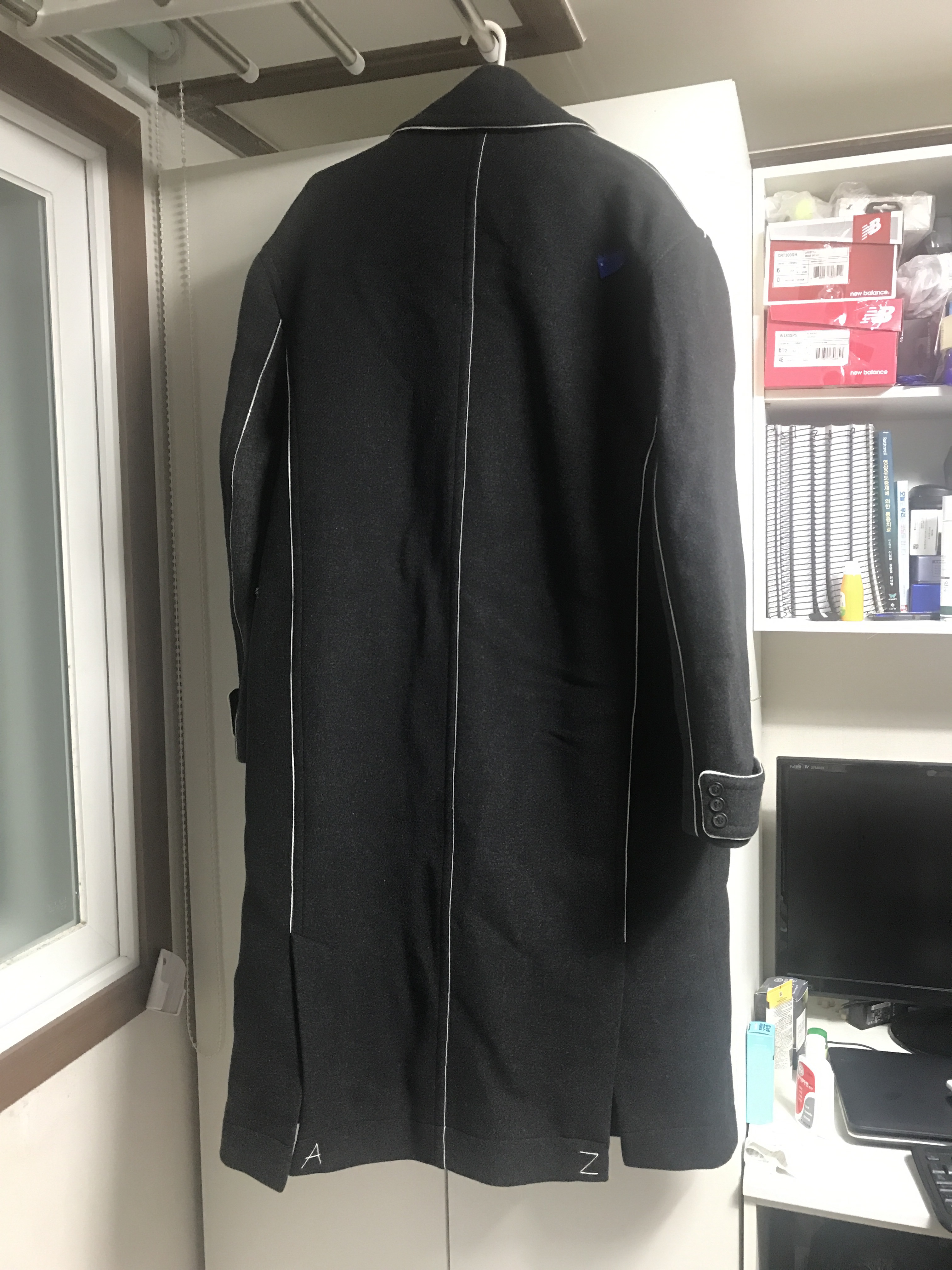 Zara x Ader Error Oversized Wool Coat Grey 착용 스타일 - 3