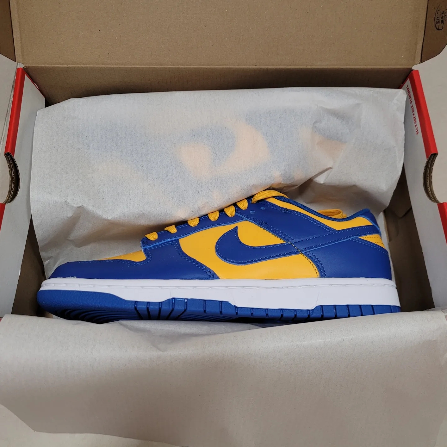 Nike Dunk Low Retro Blue Jay and University Gold 착용 스타일 - 2