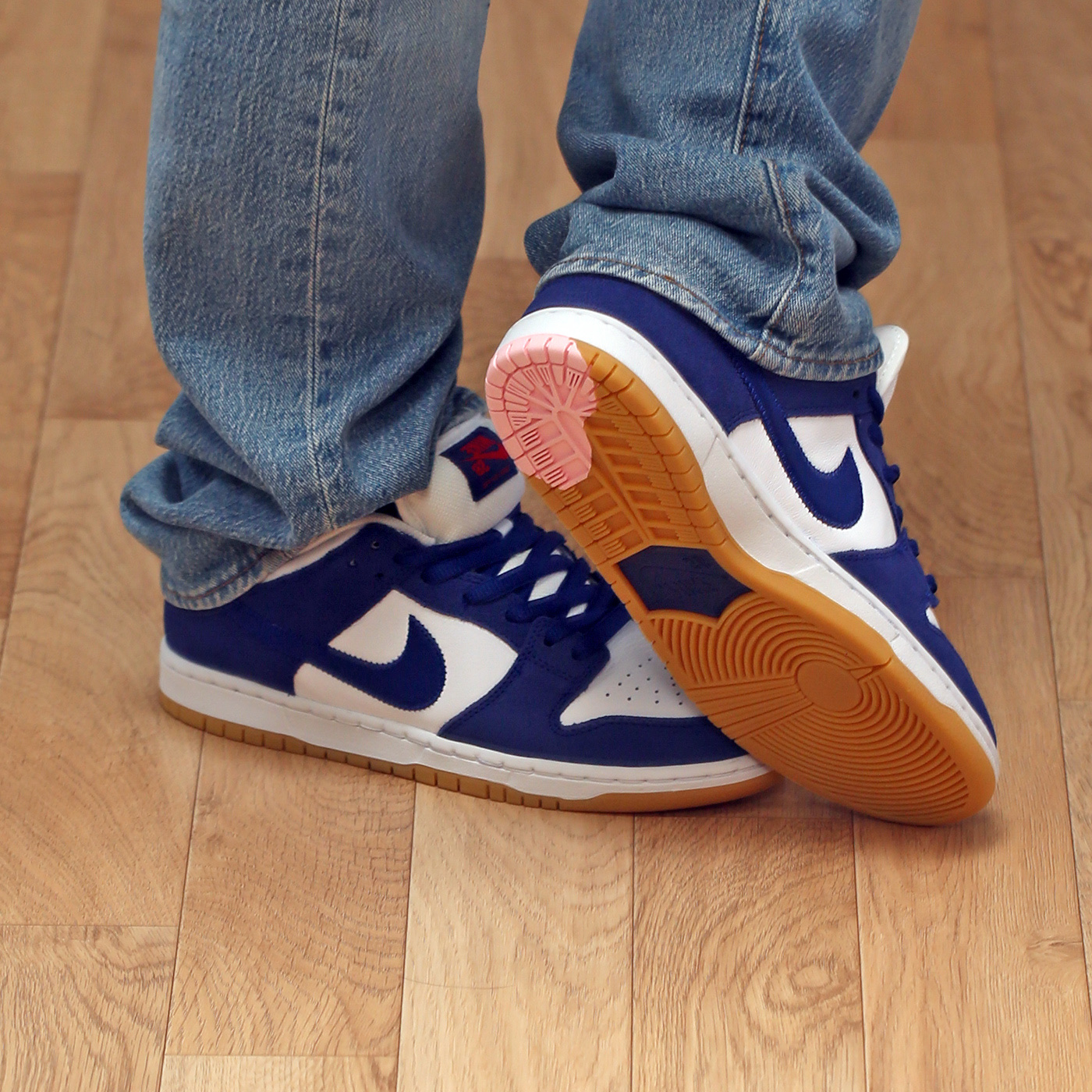 Nike SB Dunk Low Pro Premium Deep Royal Blue 착용 스타일 - 2