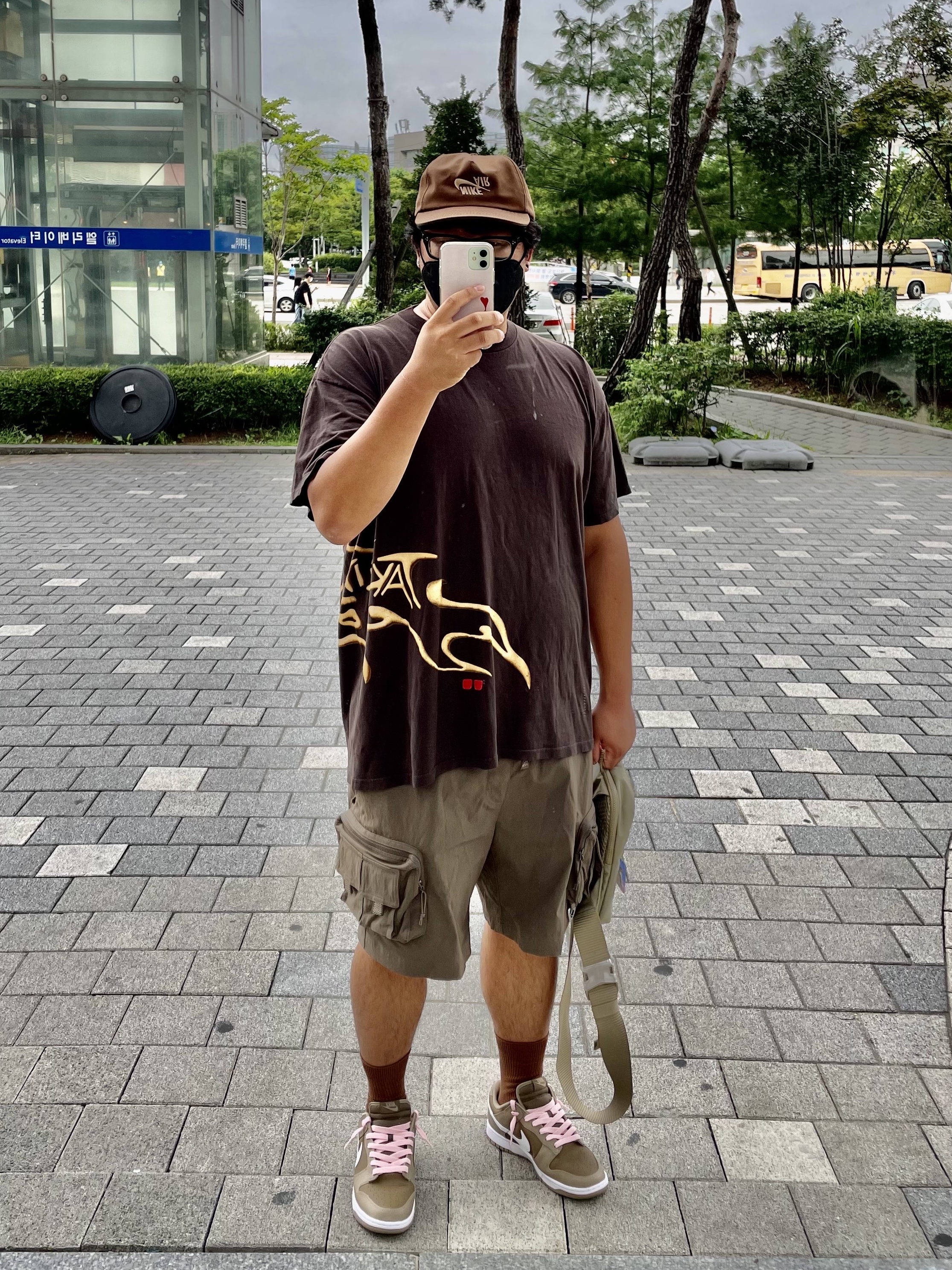 Nike Dunk Low Retro Khaki Hazel Rush, Nike ACG Cargo Shorts Ironstone - Asia 착용 스타일 - 1