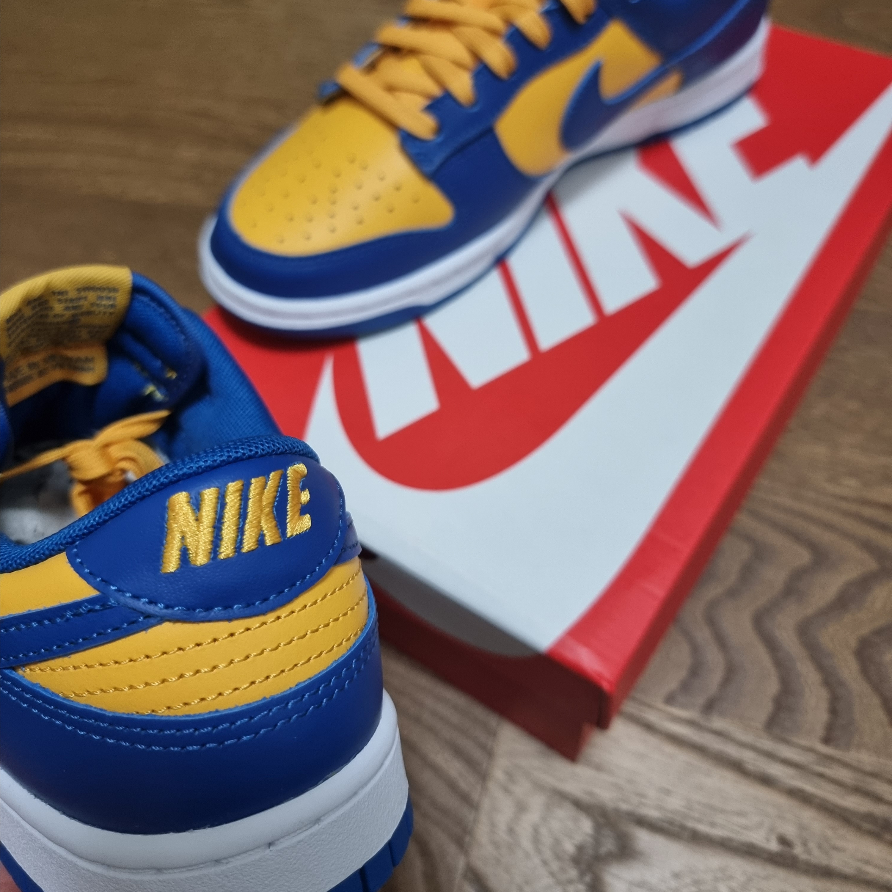 Nike Dunk Low Retro Blue Jay and University Gold, Nike x Off-White Dunk Low University Gold Midnight Navy 착용 스타일 - 3