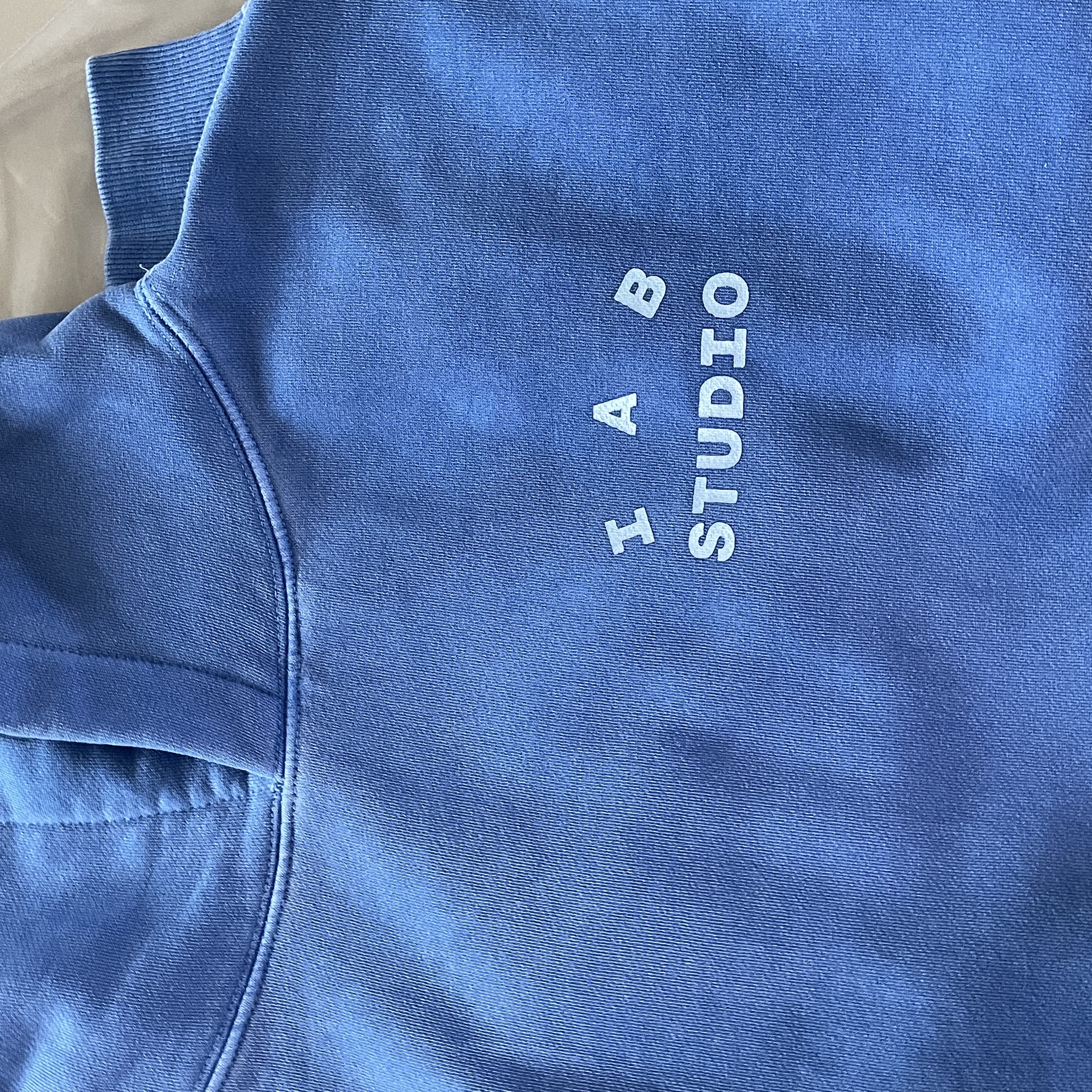 IAB Studio Pigment Hoodie Royal Blue - 22FW 착용 스타일 - 2