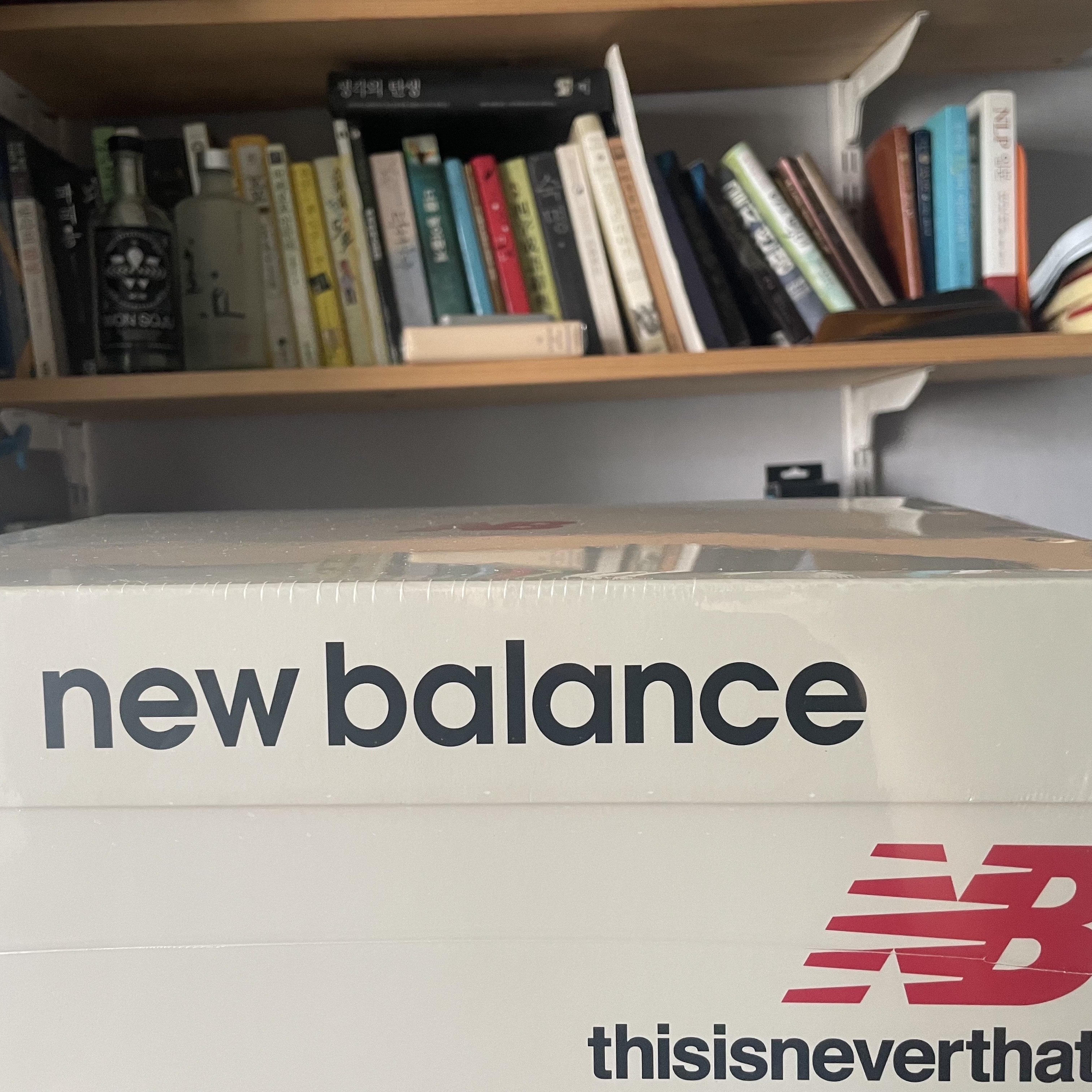 New Balance x Thisisneverthat 1906R 2022 Downtown Run 착용 스타일 - 1
