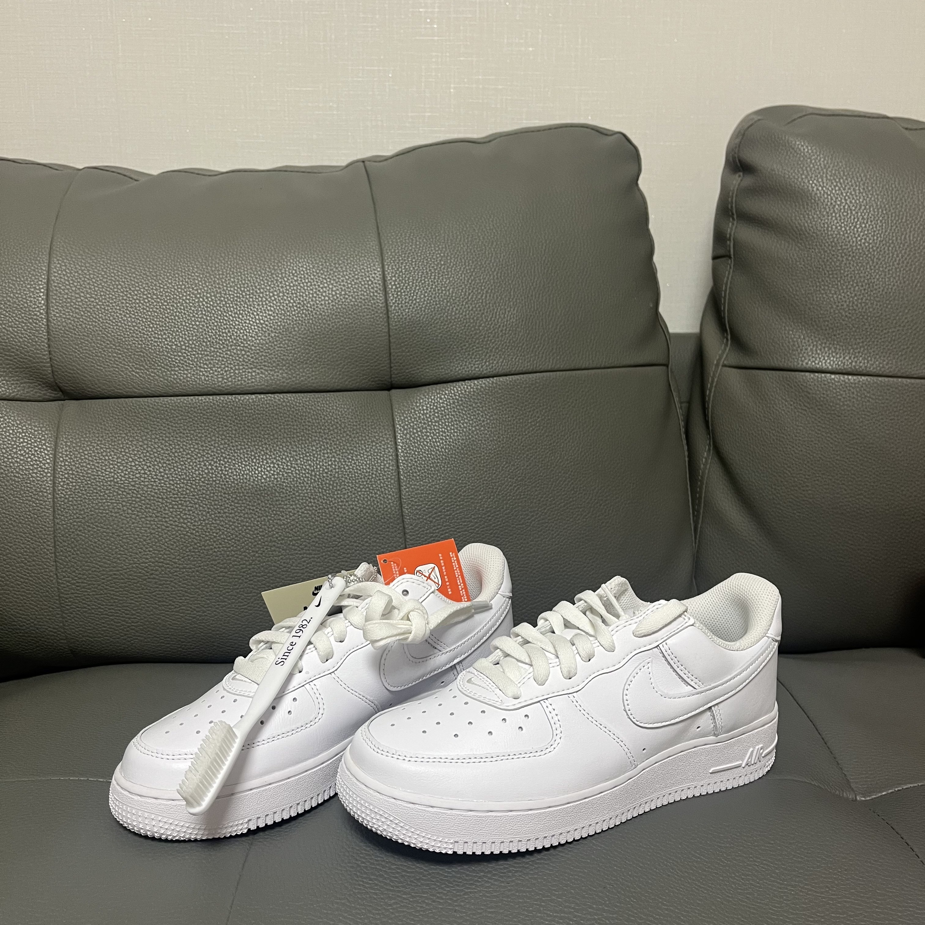 Nike Air Force 1 Low Retro Color of the Month White 착용 스타일 - 1
