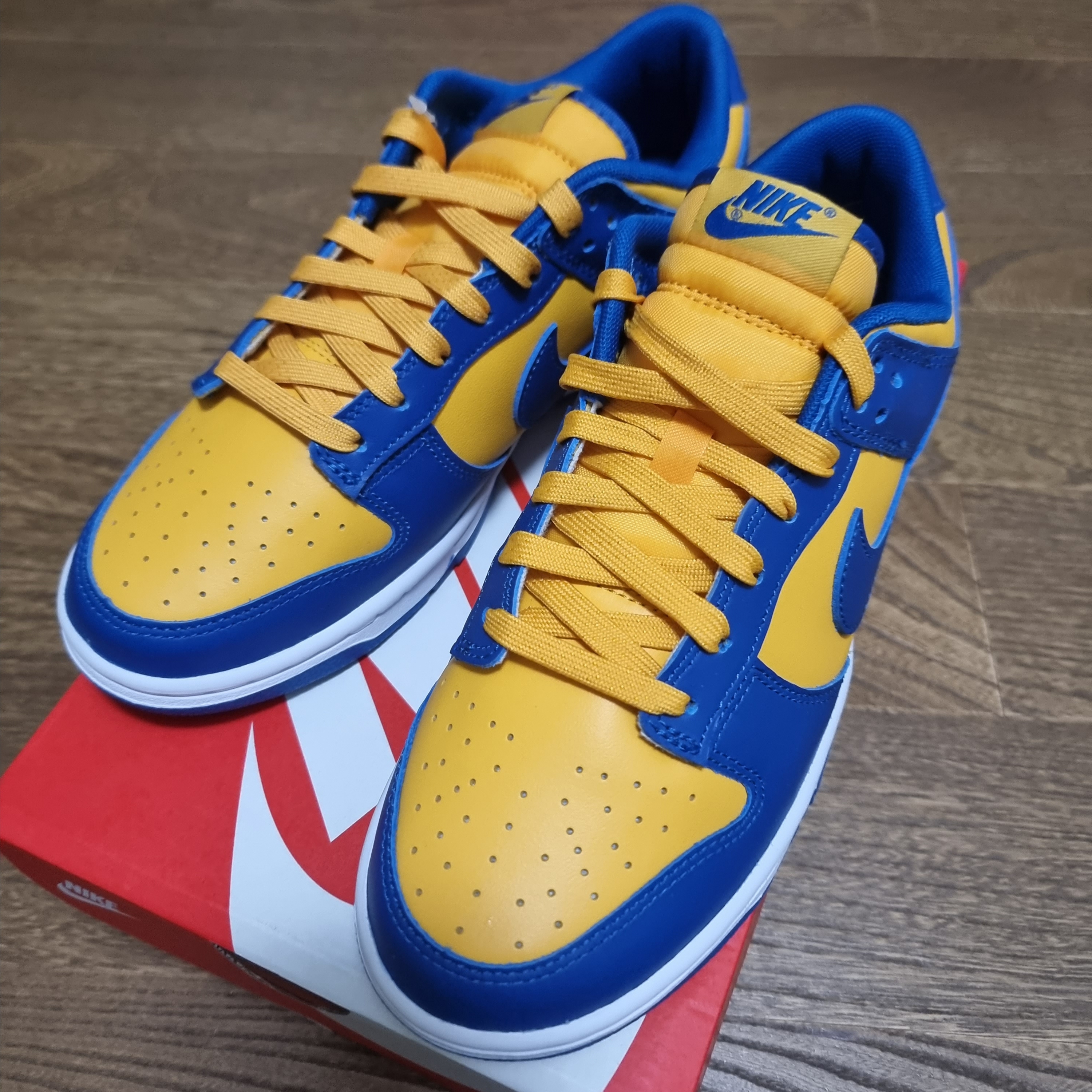 Nike Dunk Low Retro Blue Jay and University Gold, Nike x Off-White Dunk Low University Gold Midnight Navy 착용 스타일 - 1