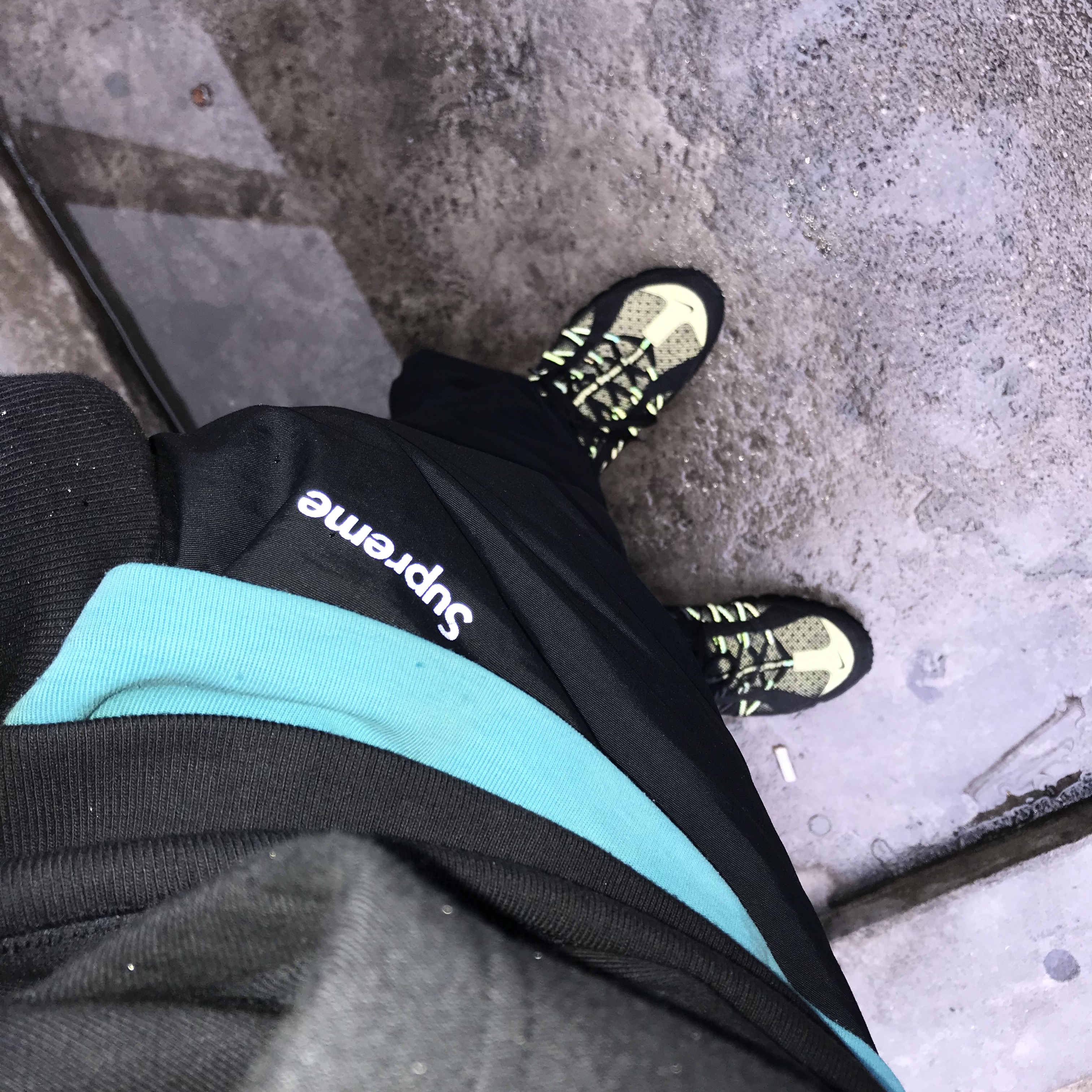 Nike x Supreme Air Humara 17 Black 착용 스타일