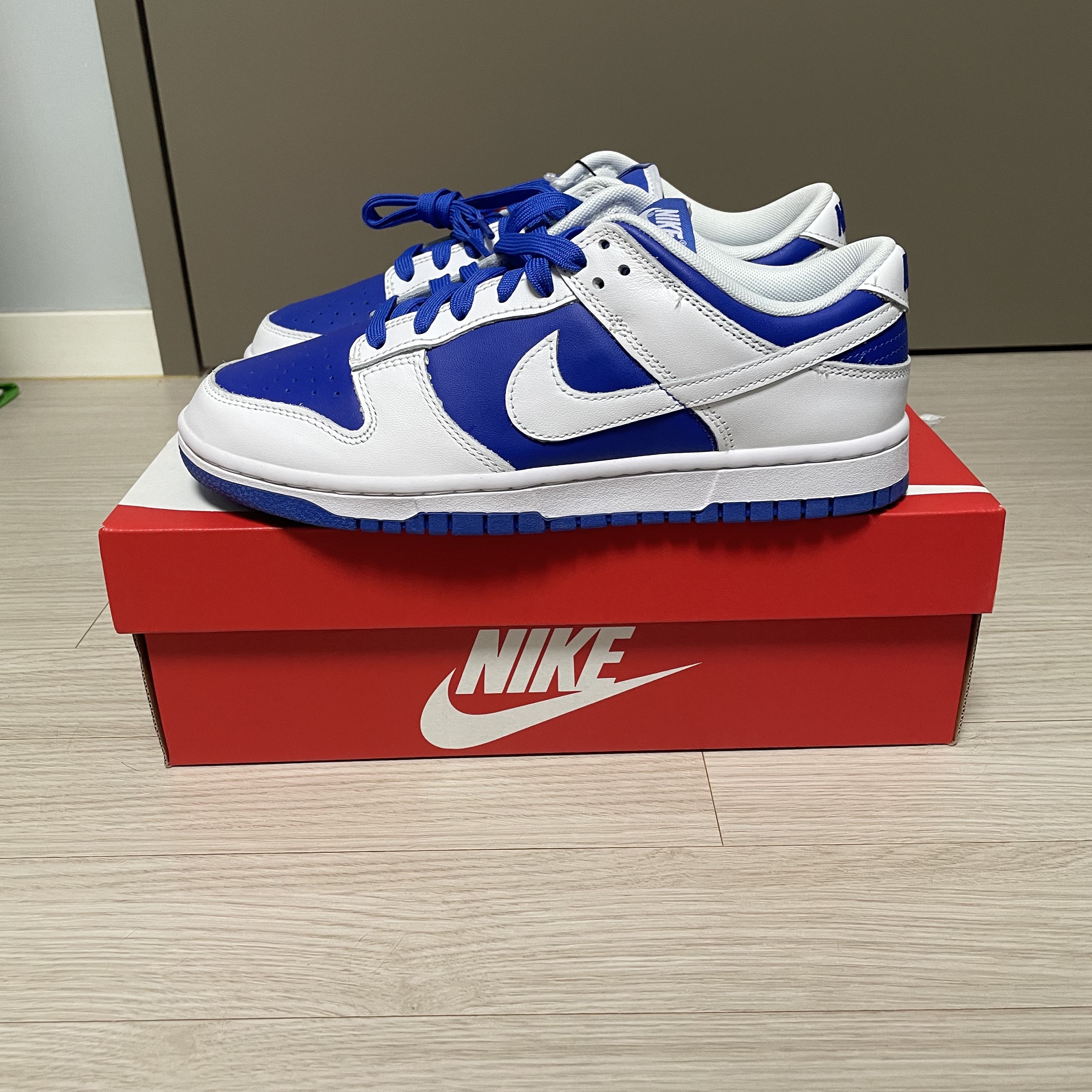 Nike Dunk Low Retro Racer Blue and White 착용 스타일