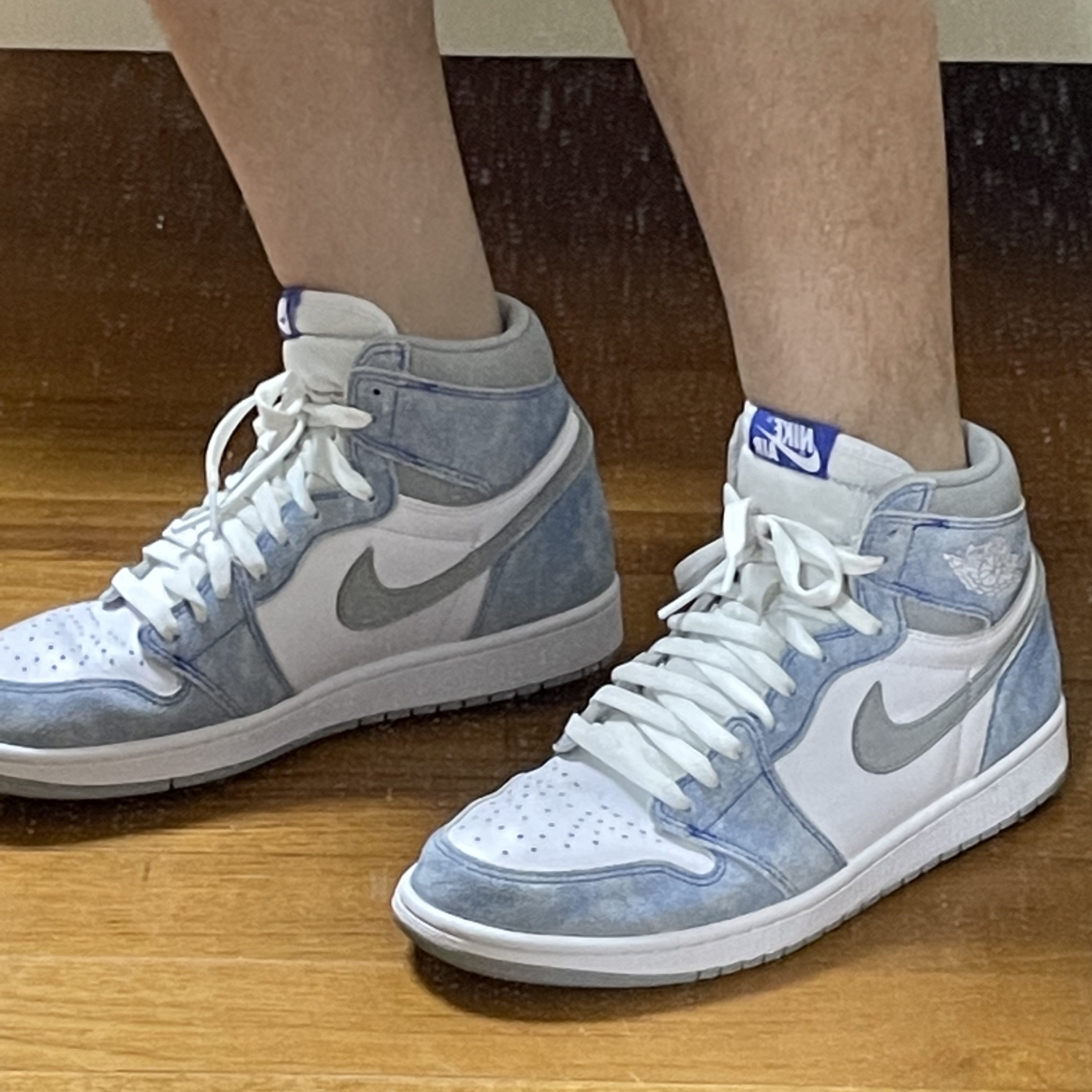 Jordan 1 Retro High OG Hyper Royal 착용 스타일 - 2