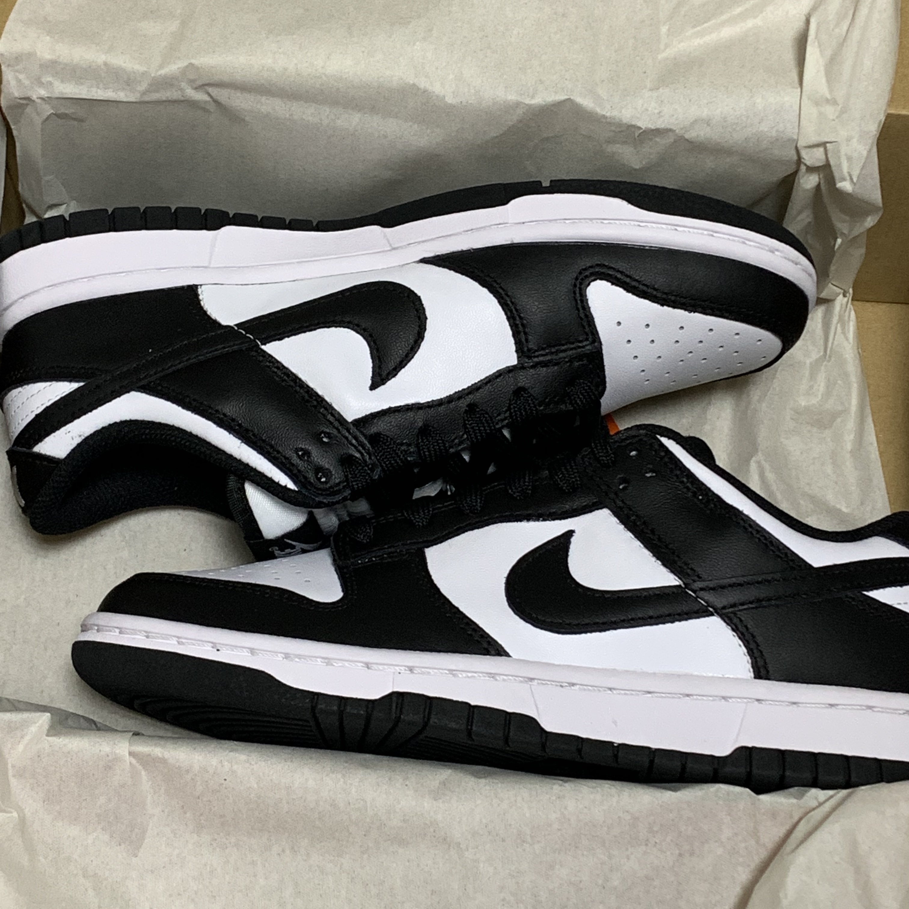 Nike Dunk Low Retro Black 착용 스타일