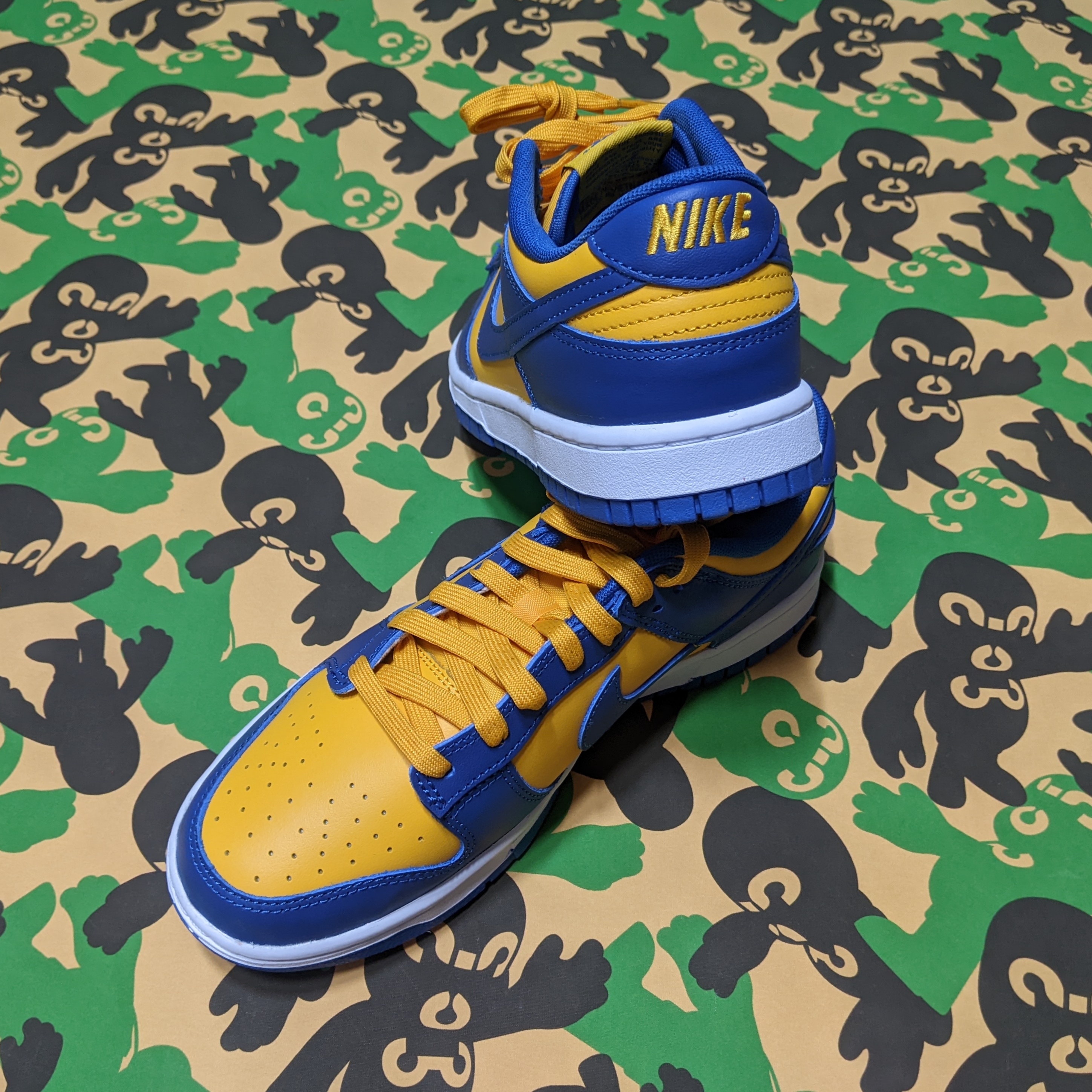 Nike Dunk Low Retro Blue Jay and University Gold 착용 스타일 - 3