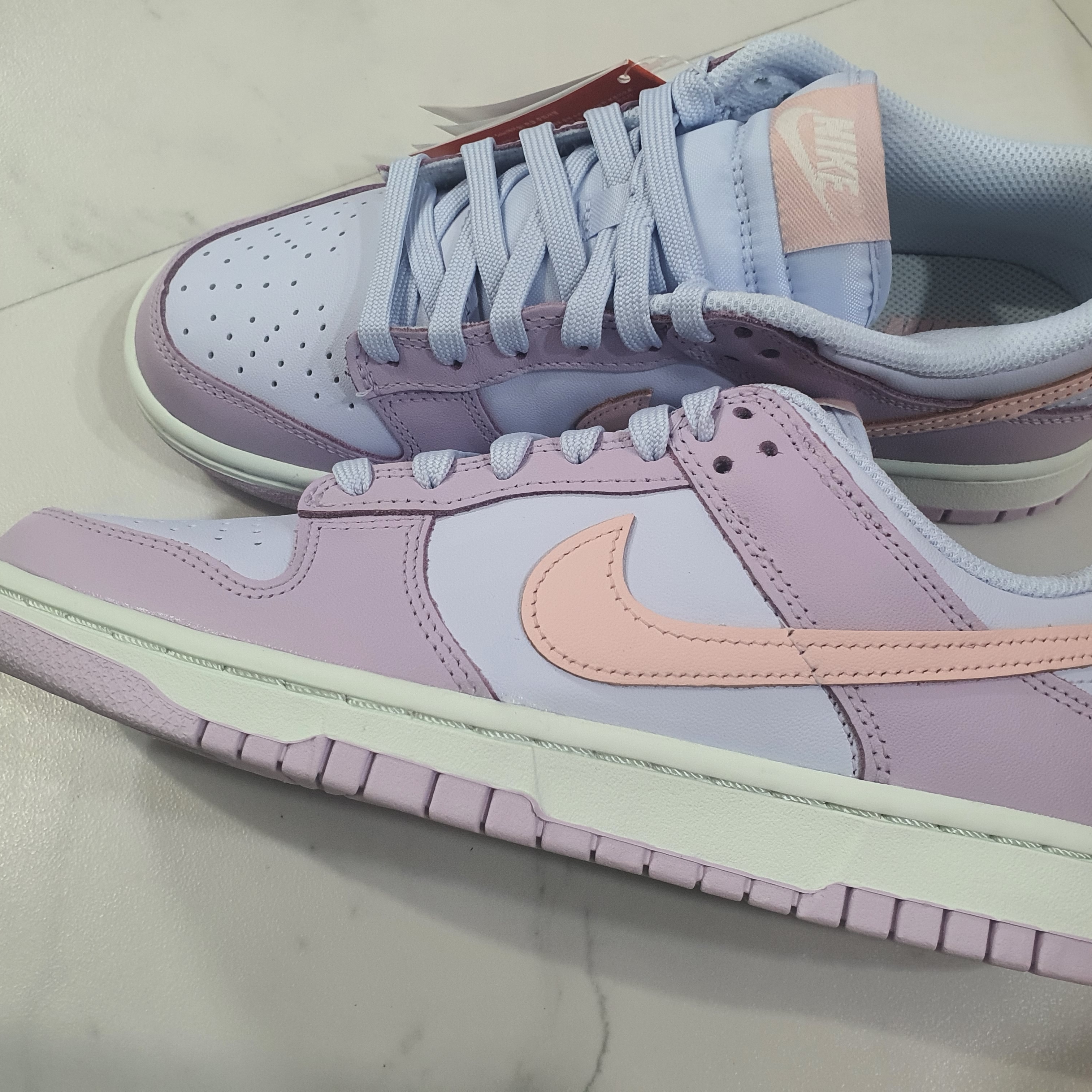 (W) Nike Dunk Low Atmosphere Pink 착용 스타일 - 1