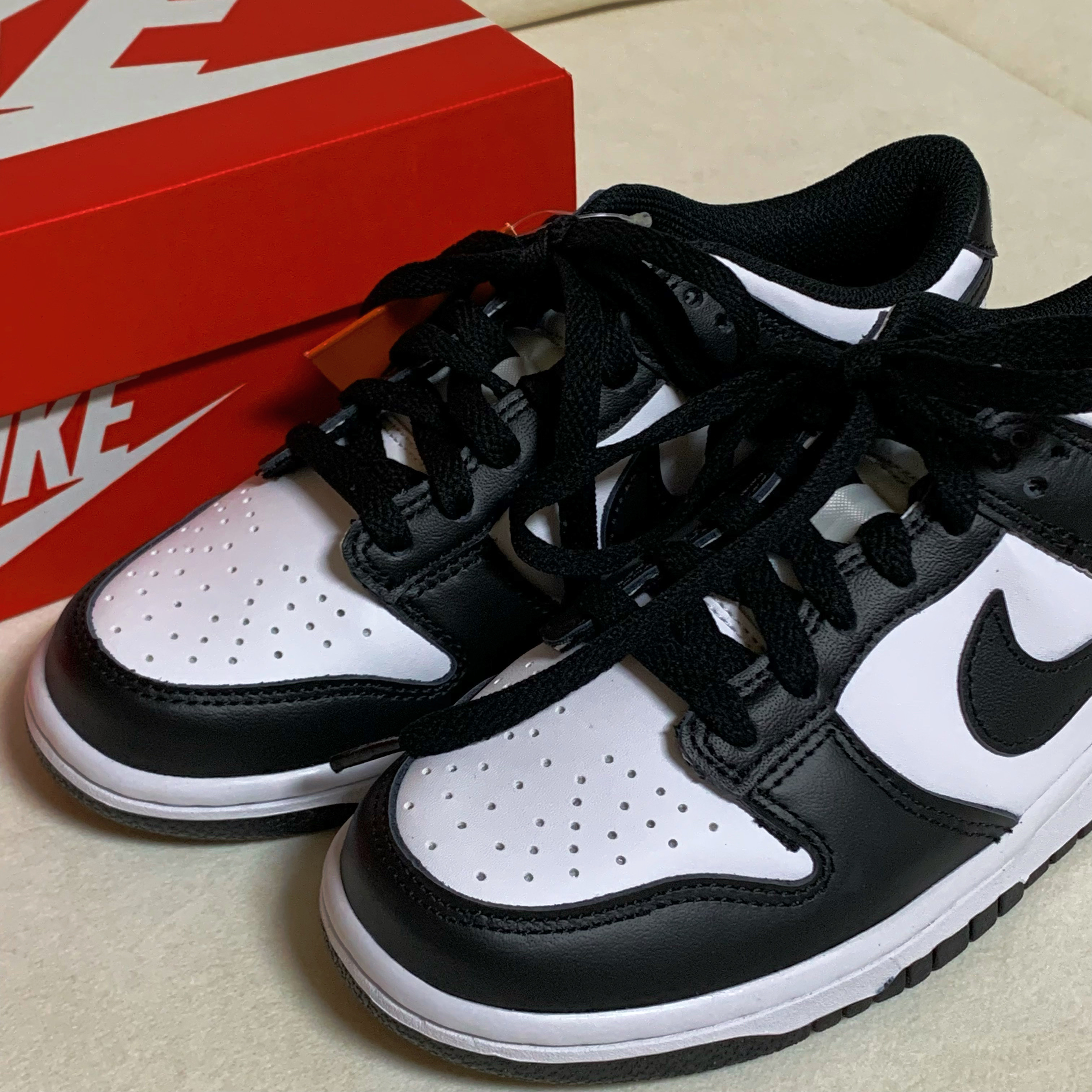 (GS) Nike Dunk Low Black 착용 스타일