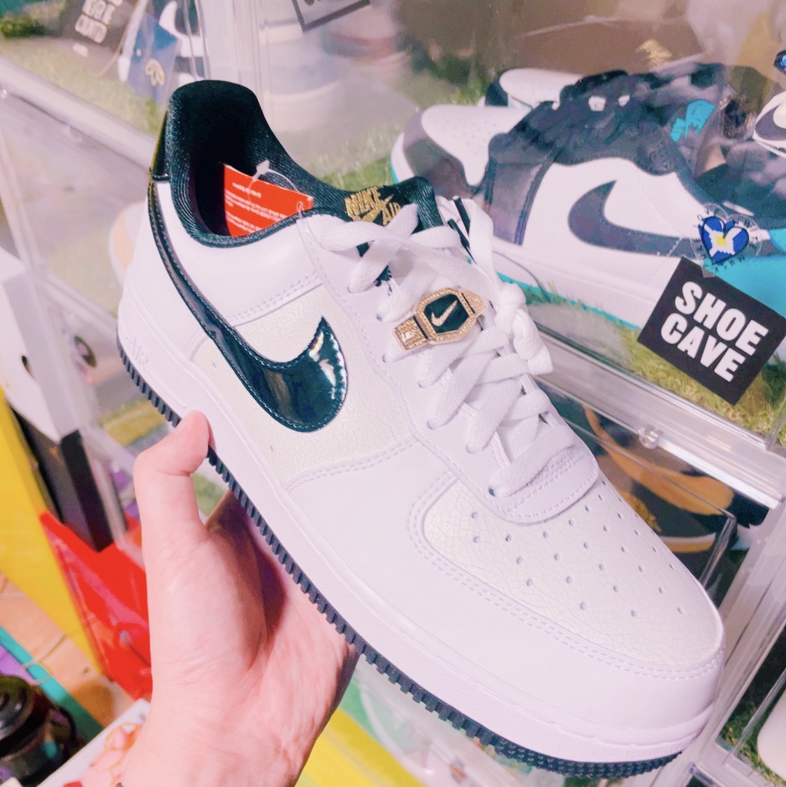 Nike Air Force 1 '07 LV8 EMB World Champions White Black 착용 스타일 - 4
