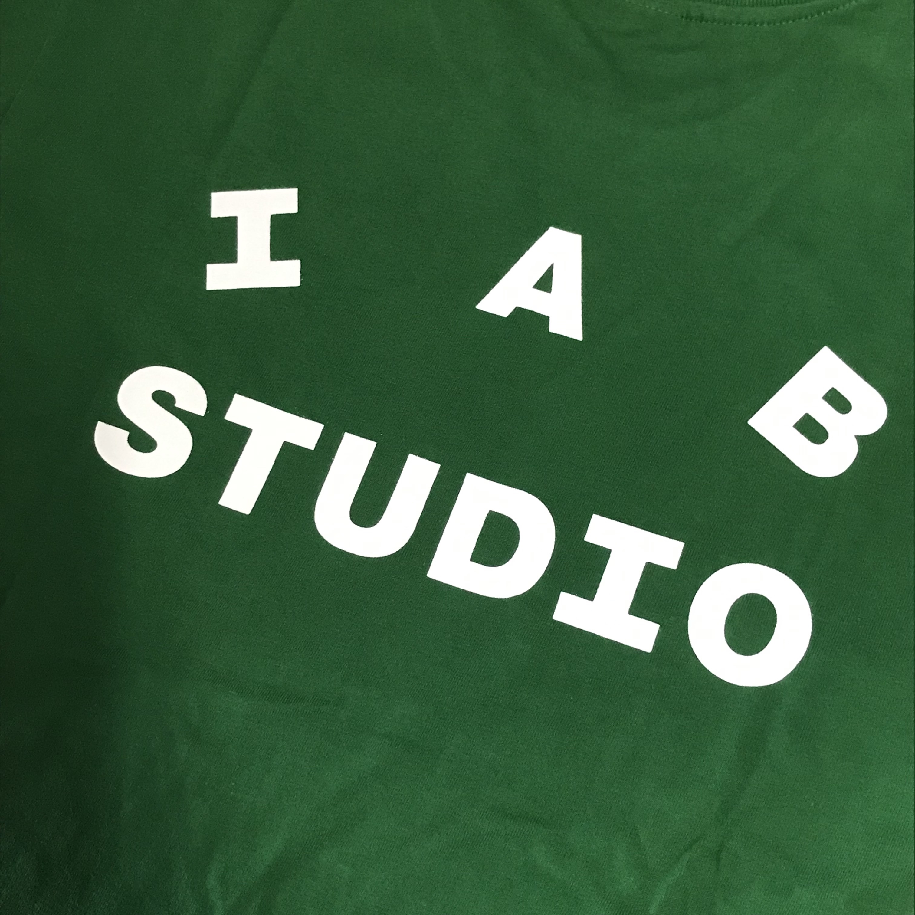 IAB Studio T-Shirt Green - 22FW 착용 스타일 - 1