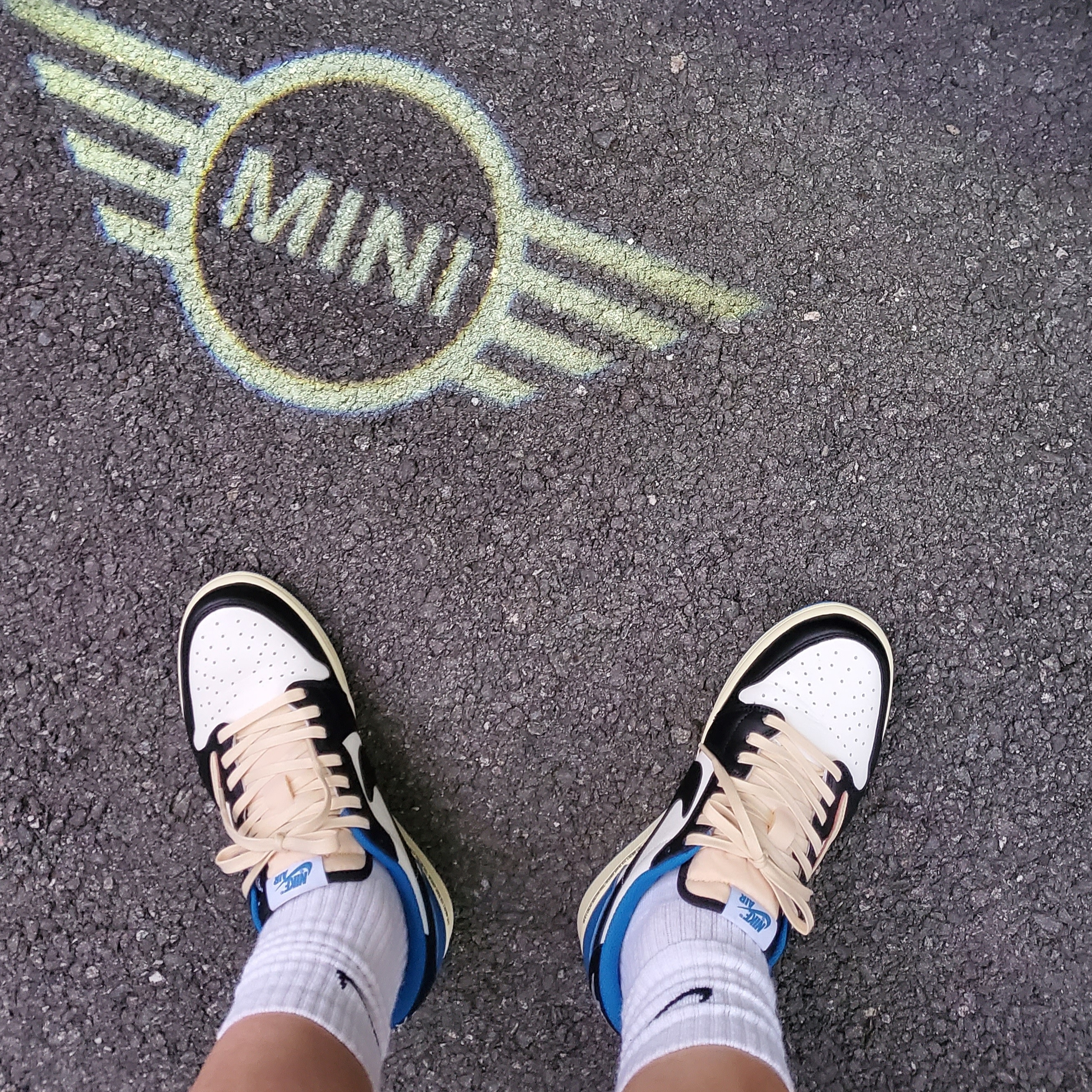 Jordan 1 x Travis Scott x Fragment Retro Low OG SP Military Blue 착용 스타일