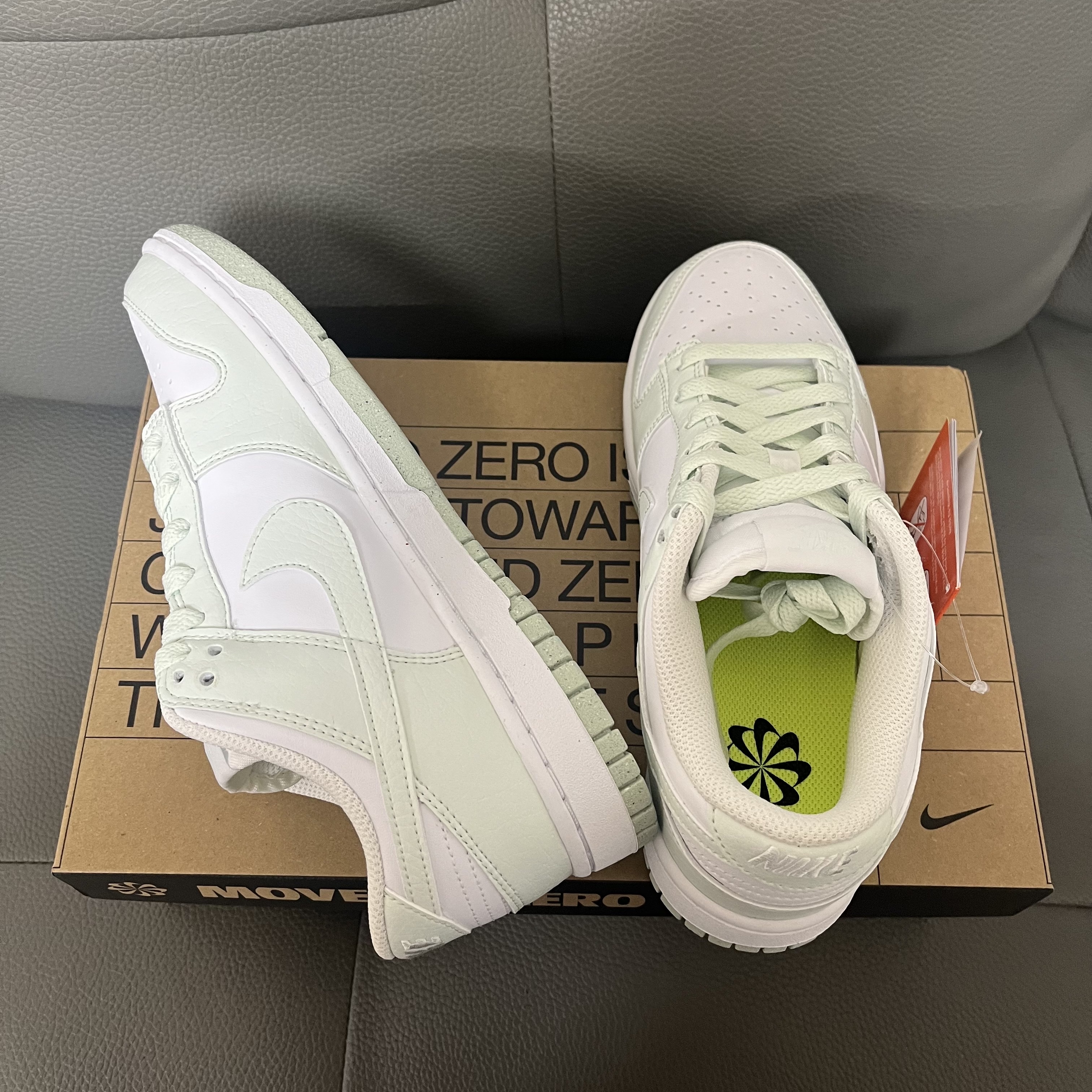 (W) Nike Dunk Low Next Nature Barely Green and White 착용 스타일 - 3