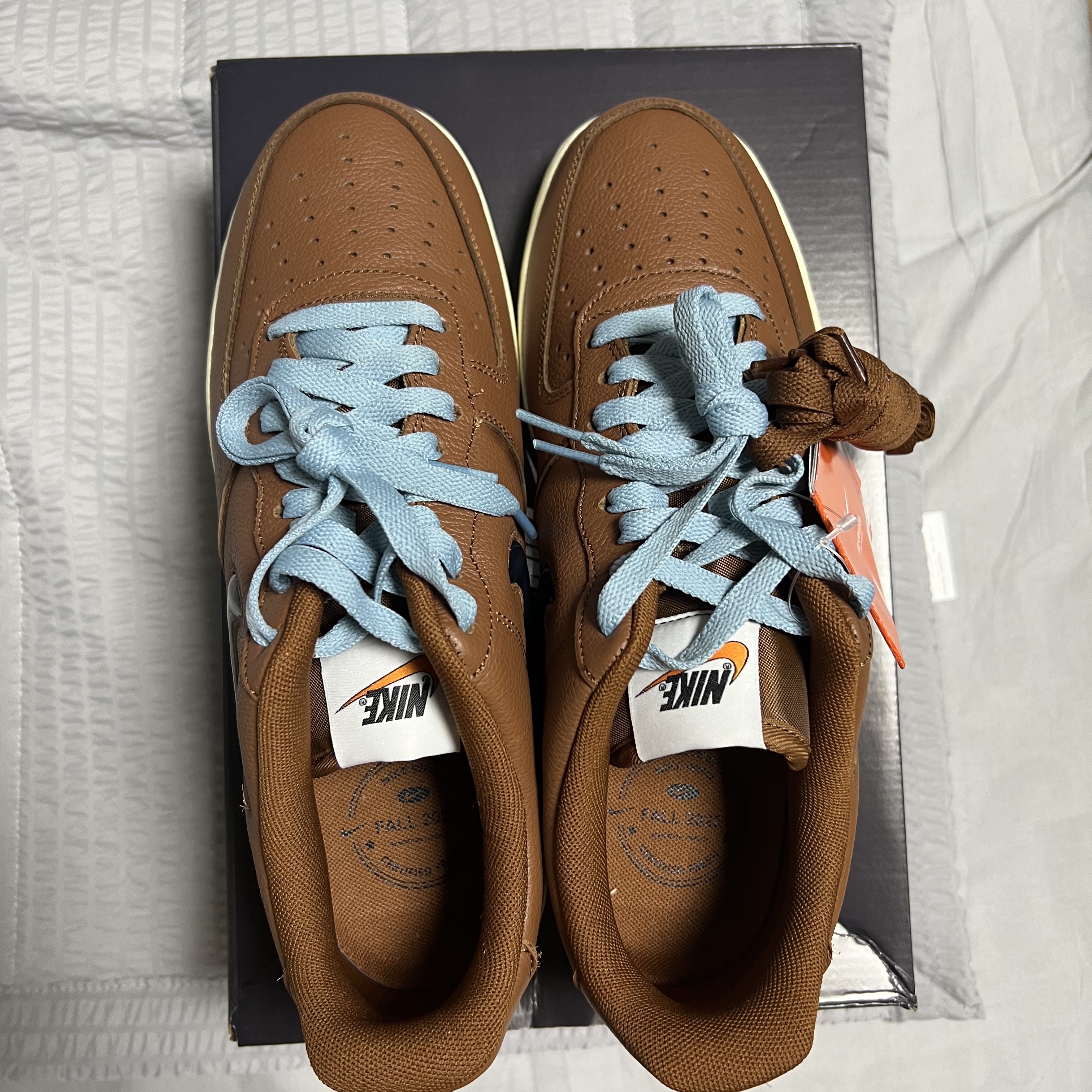 Nike Air Force 1 '07 PRM Vintage Pecan 착용 스타일 - 1