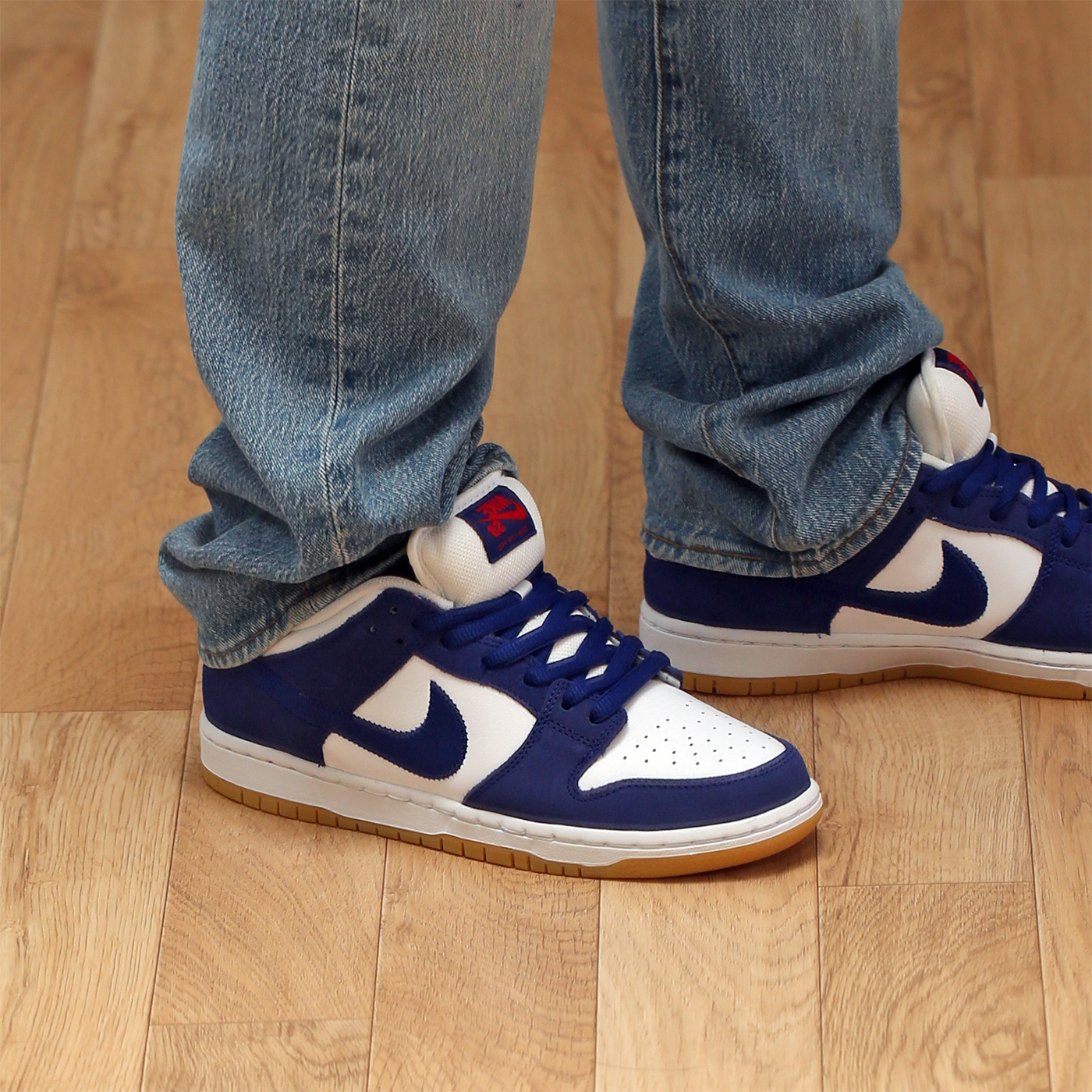 Nike SB Dunk Low Pro Premium Deep Royal Blue 착용 스타일 - 3
