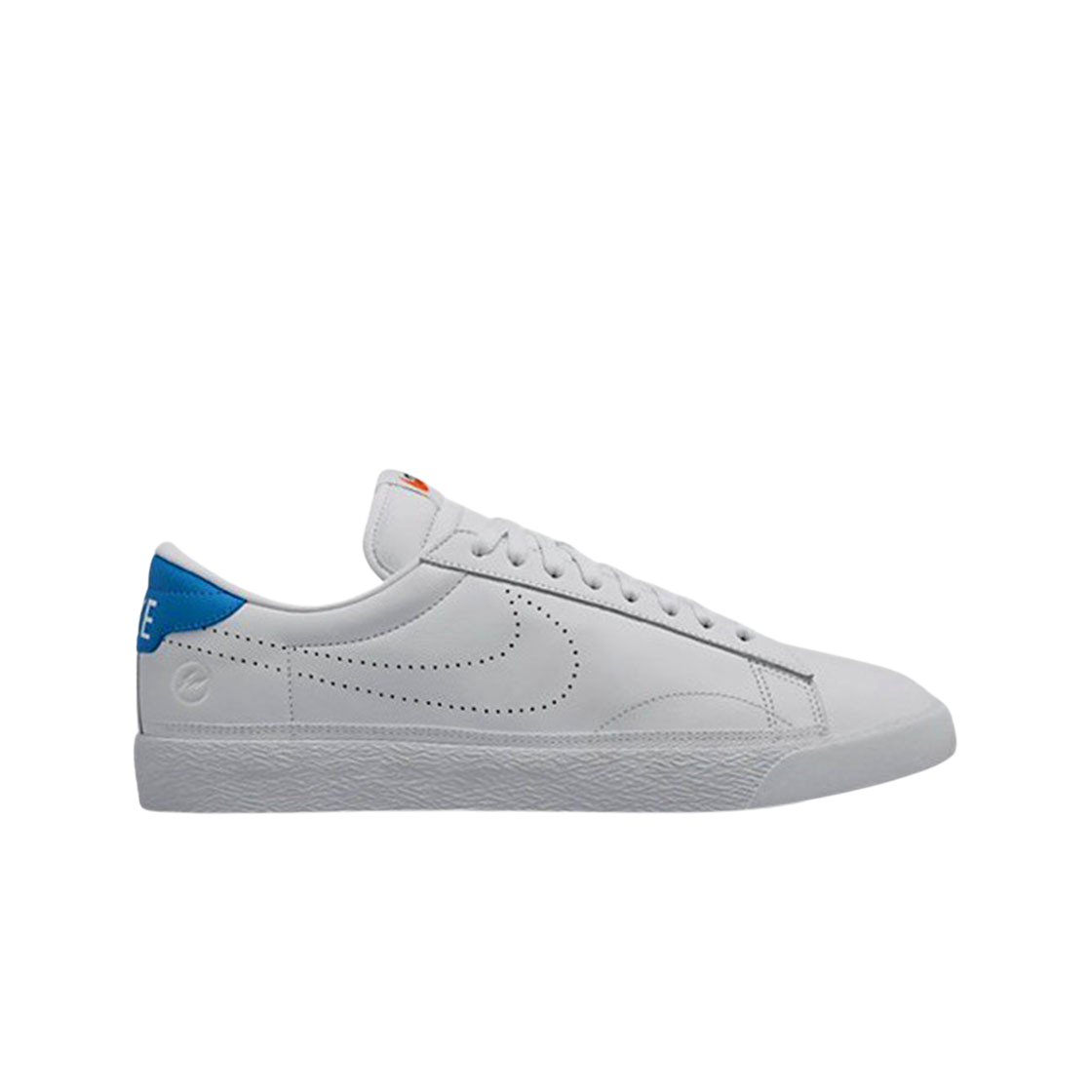(W) 나이키 x 프라그먼트 에어 줌 테니스 클래식 AC 화이트 라이트 포토 블루((W) Nike x Fragment Air Zoom Tennis Classic AC White Light Photo Blue) - 1