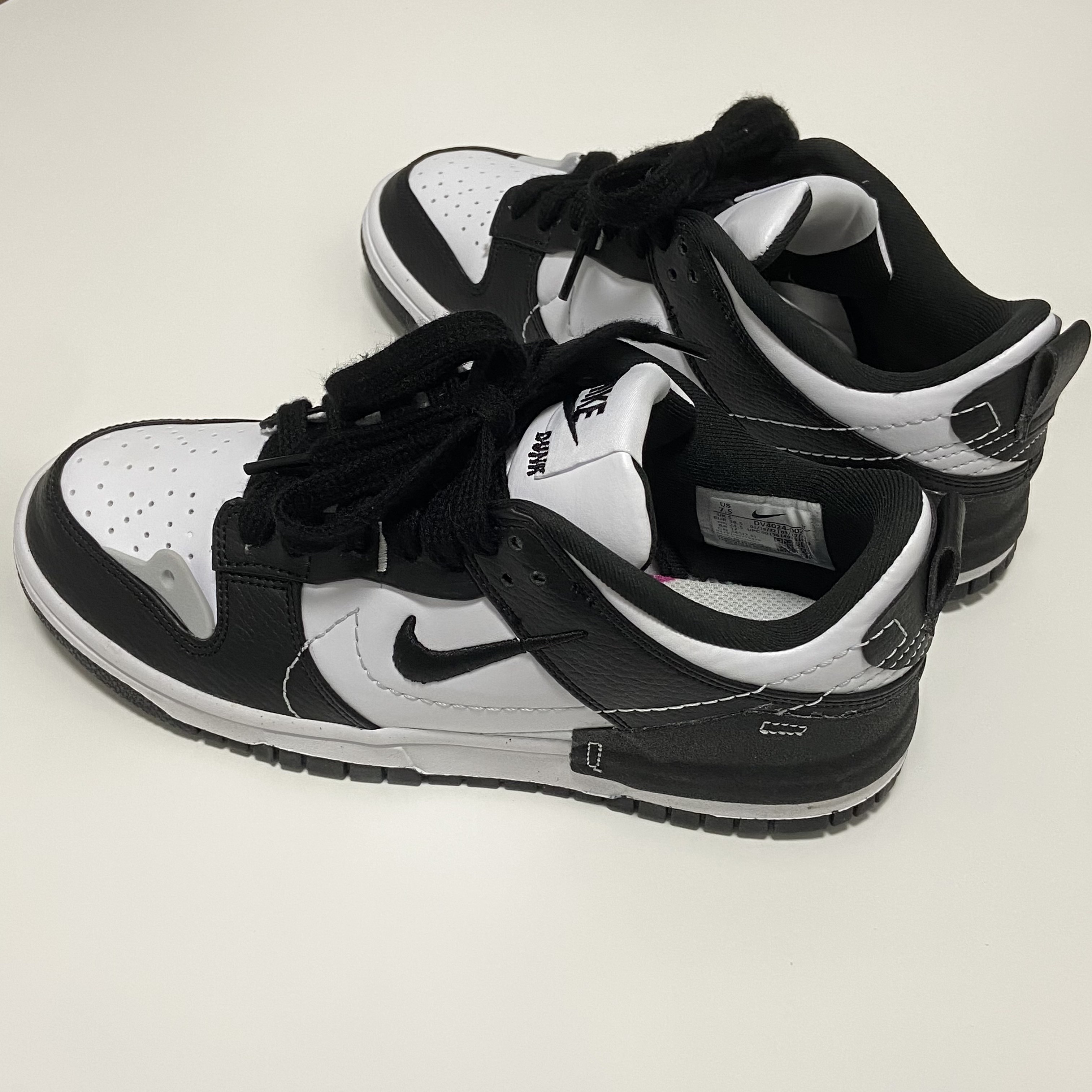(W) Nike Dunk Low Disrupt 2 Black White 착용 스타일 - 3