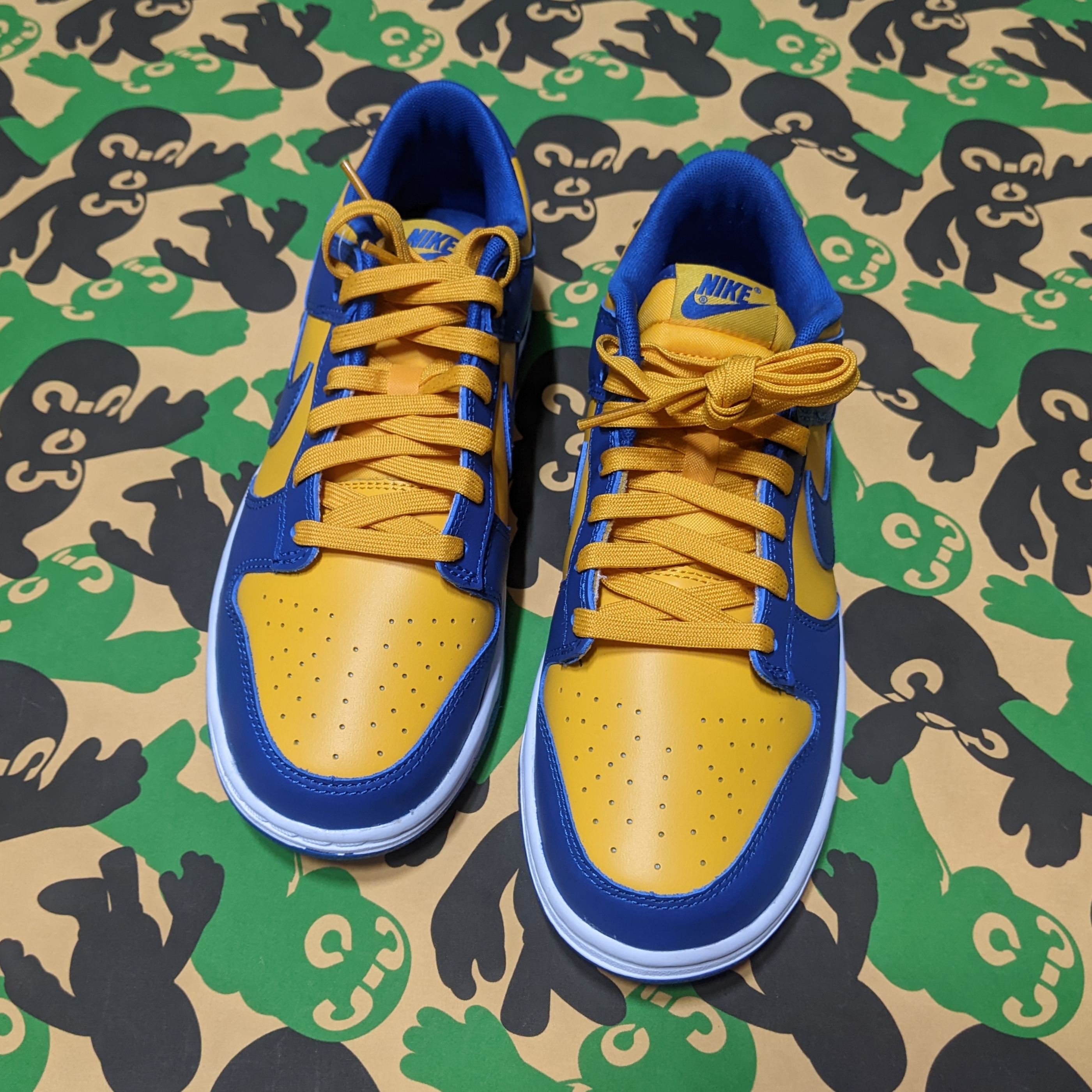 Nike Dunk Low Retro Blue Jay and University Gold 착용 스타일 - 2