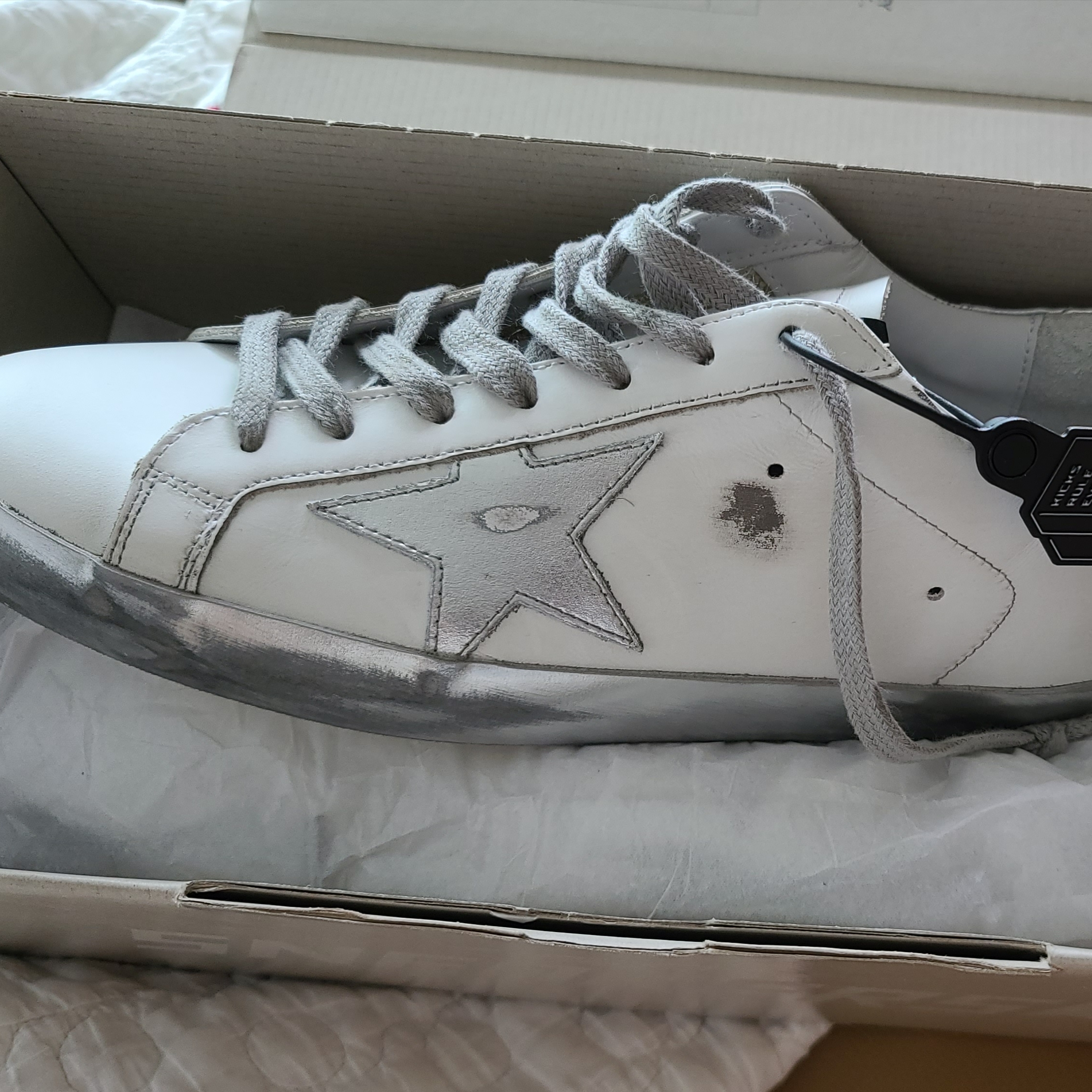 (W) Golden Goose Superstar White Silver Heel Tab Sneakers 착용 스타일