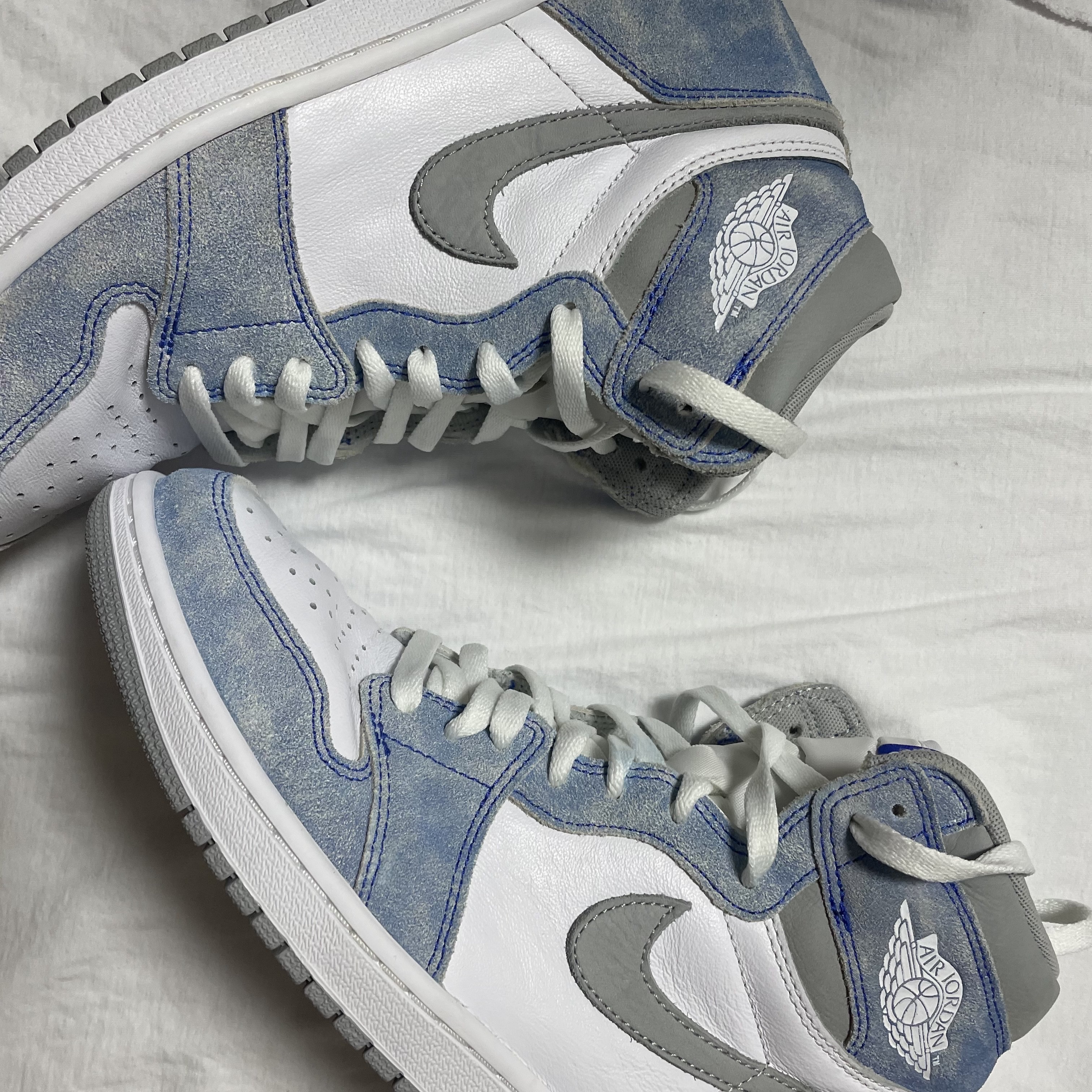 Jordan 1 Retro High OG Hyper Royal 착용 스타일 - 1