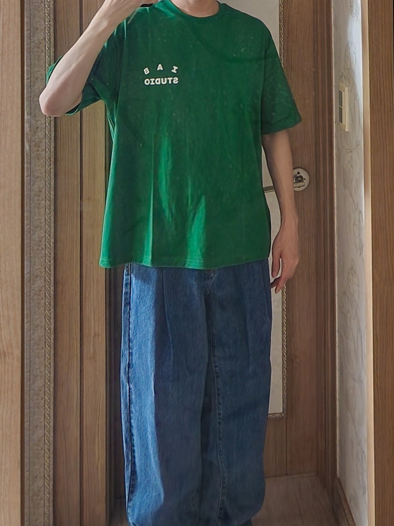 IAB Studio T-Shirt Green - 22FW 착용 스타일 - 2