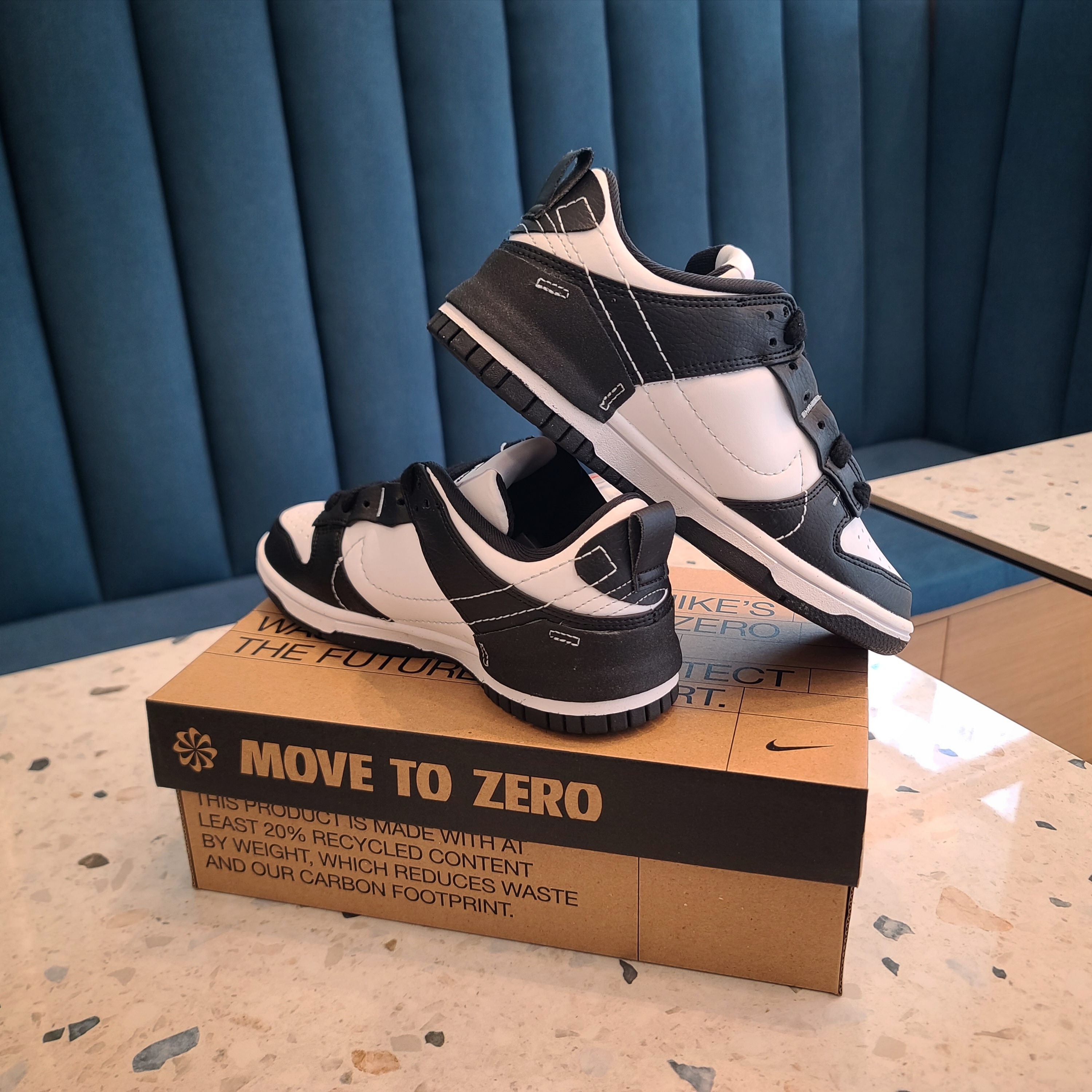 (W) Nike Dunk Low Disrupt 2 Black White 착용 스타일 - 3