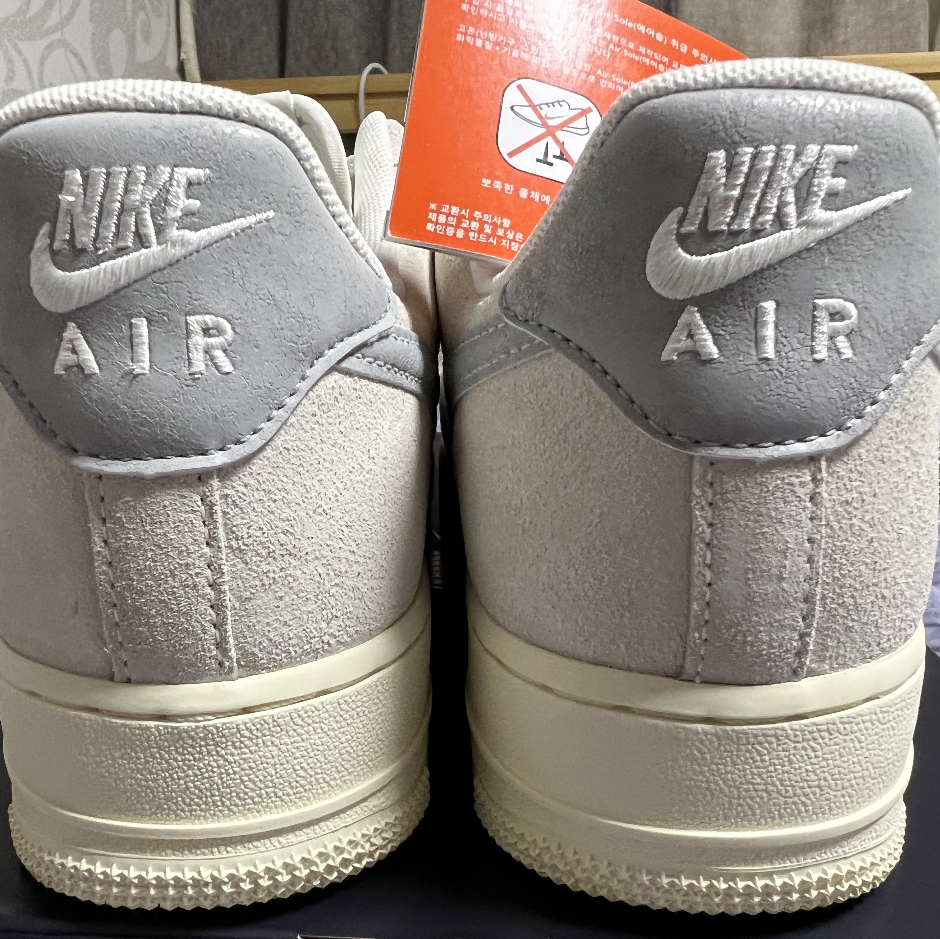 Nike Air Force 1 '07 LV8 Photon Dust and Sail 착용 스타일 - 3