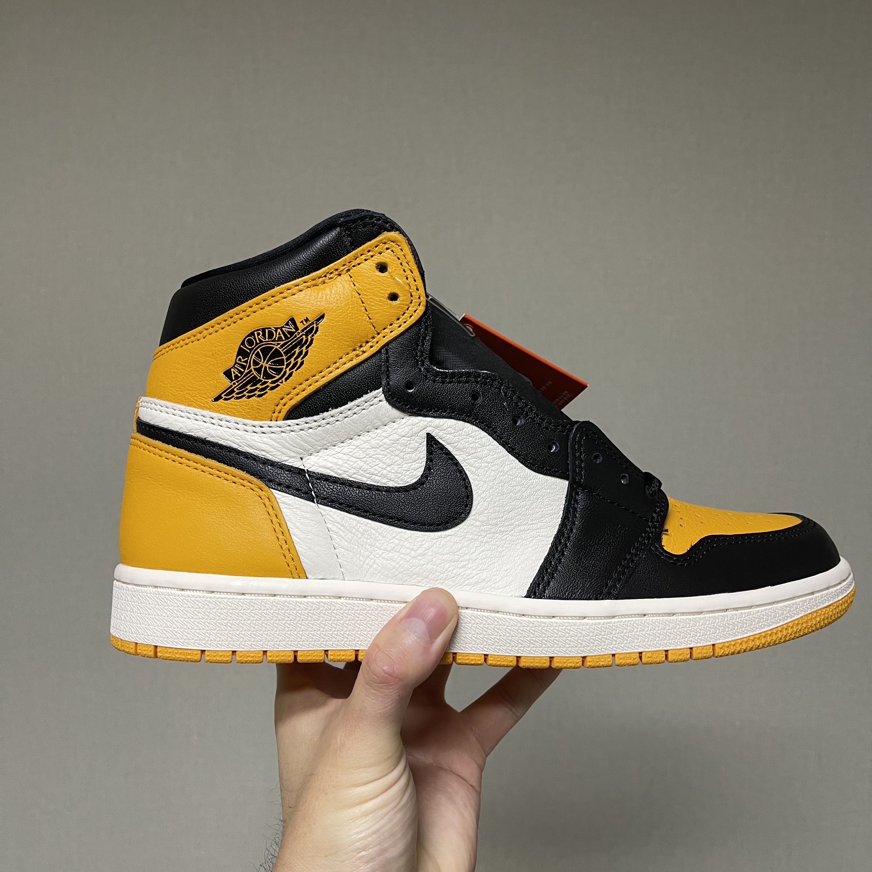 Jordan 1 Retro High OG Taxi 착용 스타일 - 2