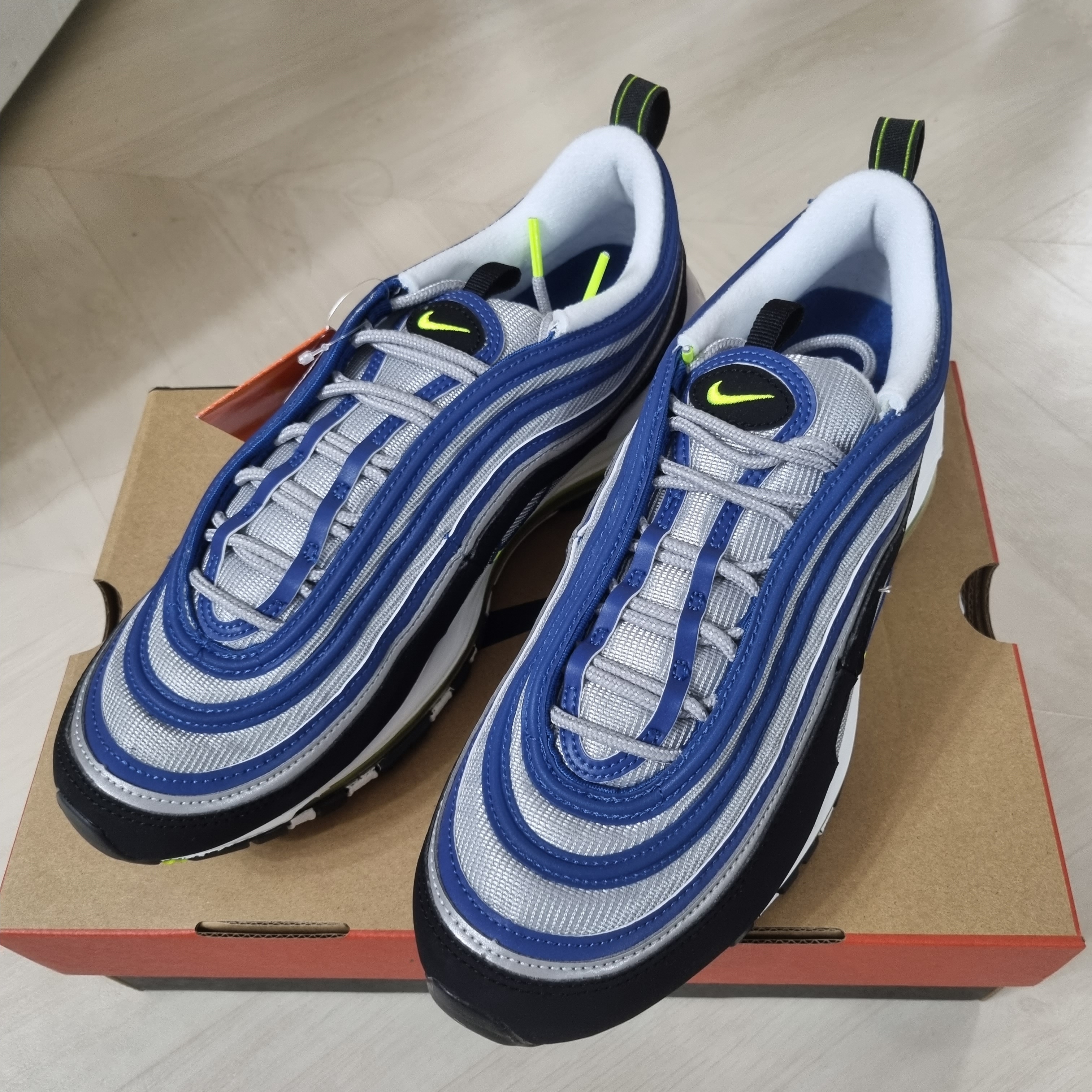 Nike Air Max 97 OG Atlantic Blue and Voltage Yellow 착용 스타일